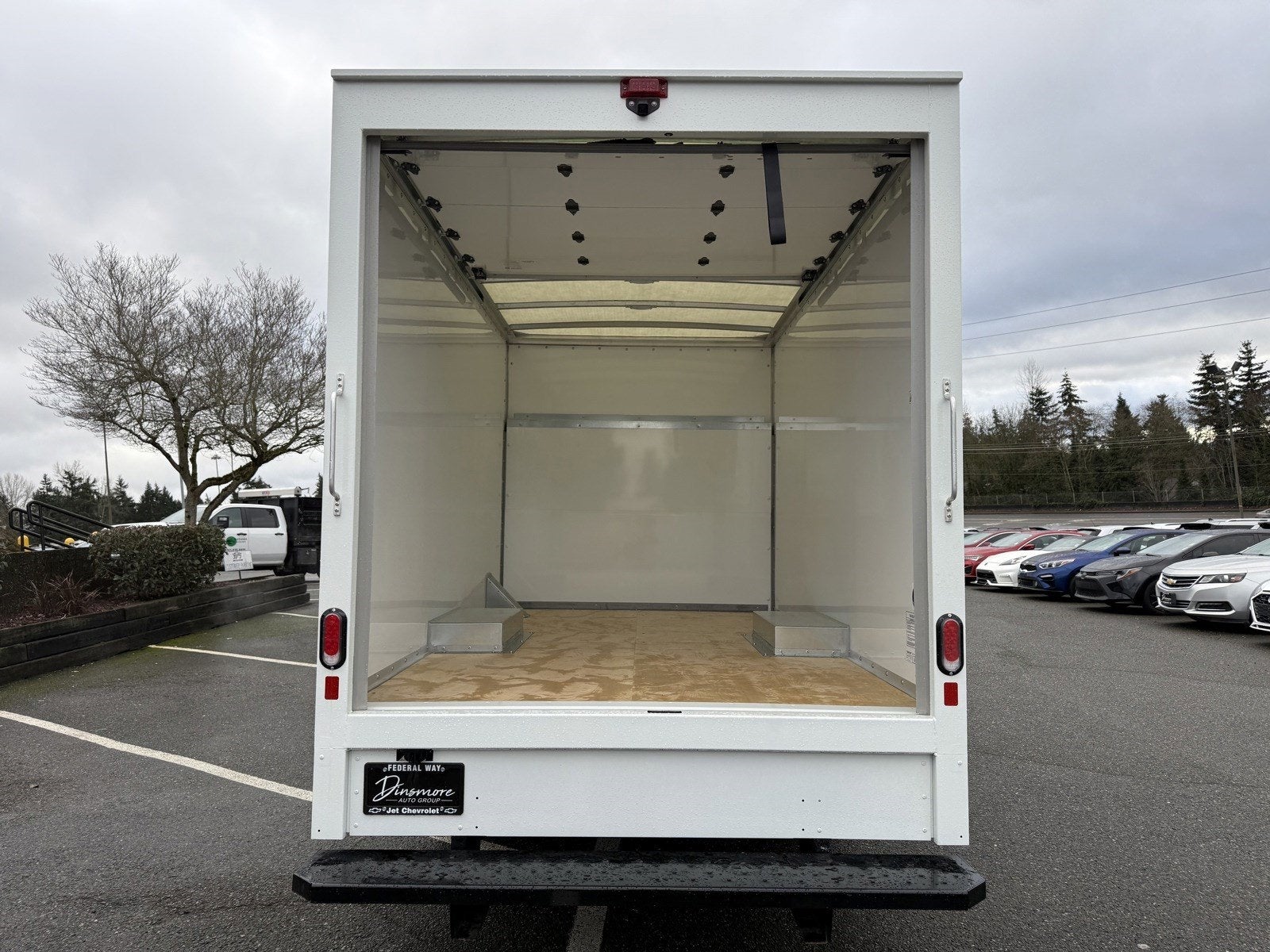 2024 Chevrolet Express Cutaway 3500 1WT