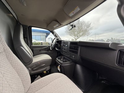 2024 Chevrolet Express Cutaway 3500 1WT