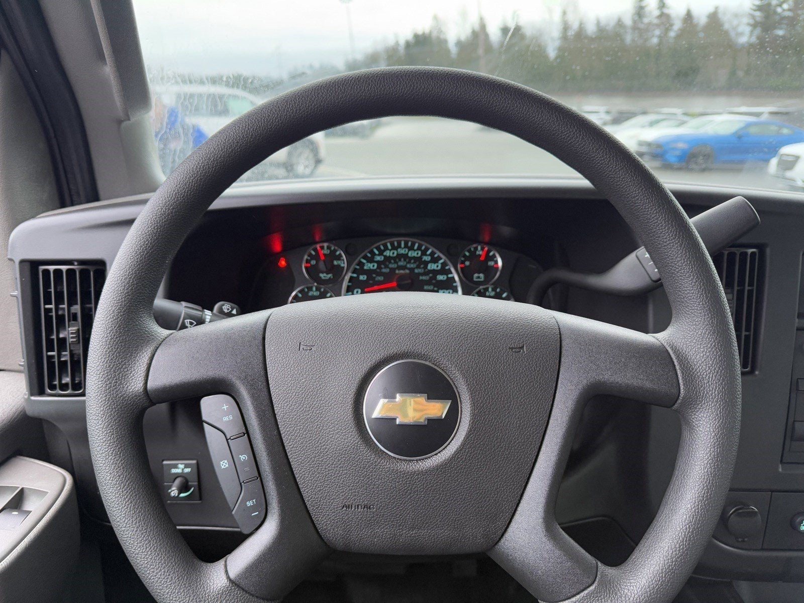 2024 Chevrolet Express Cutaway 3500 1WT