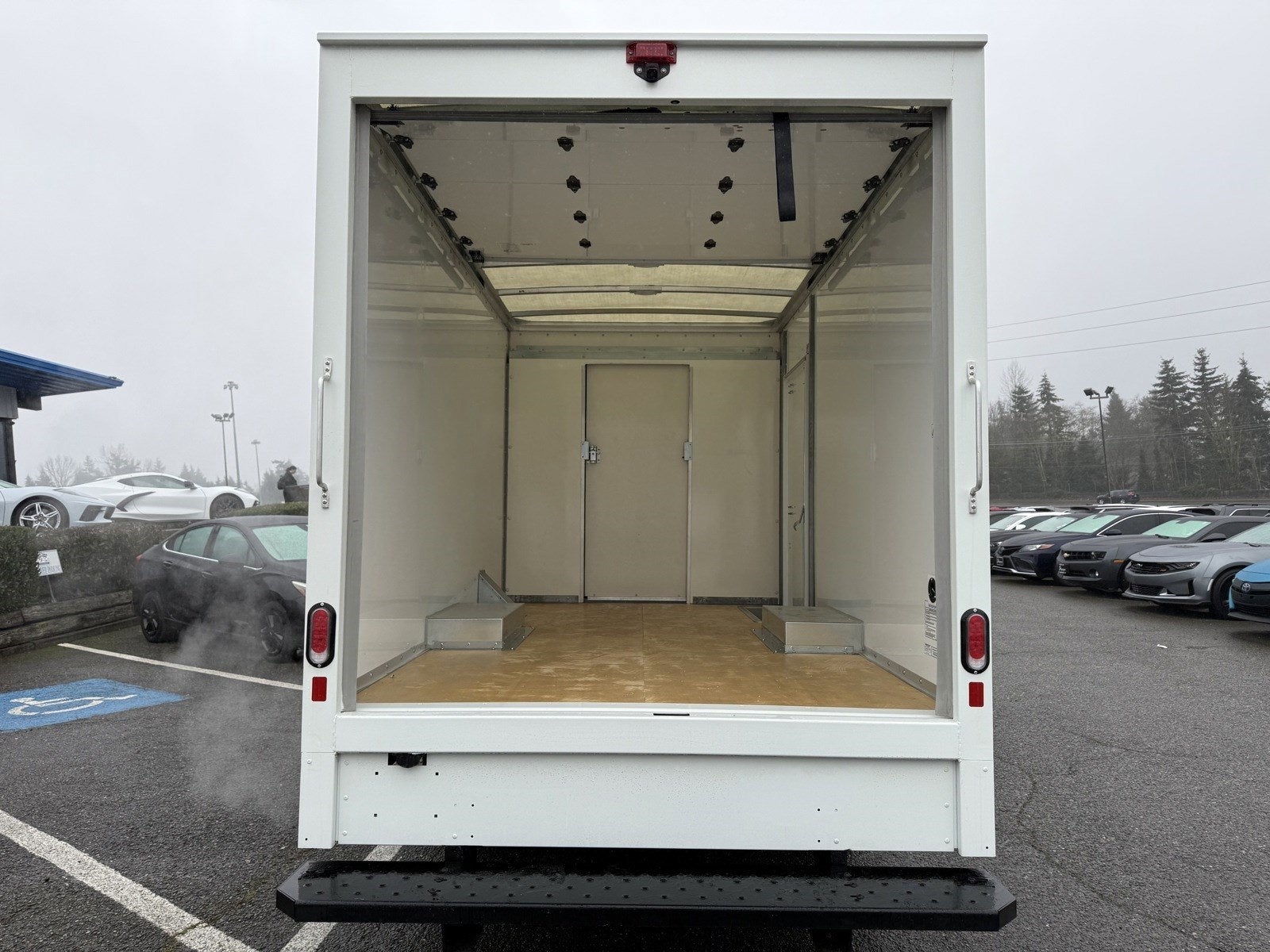 2024 Chevrolet Express Cutaway 3500 1WT