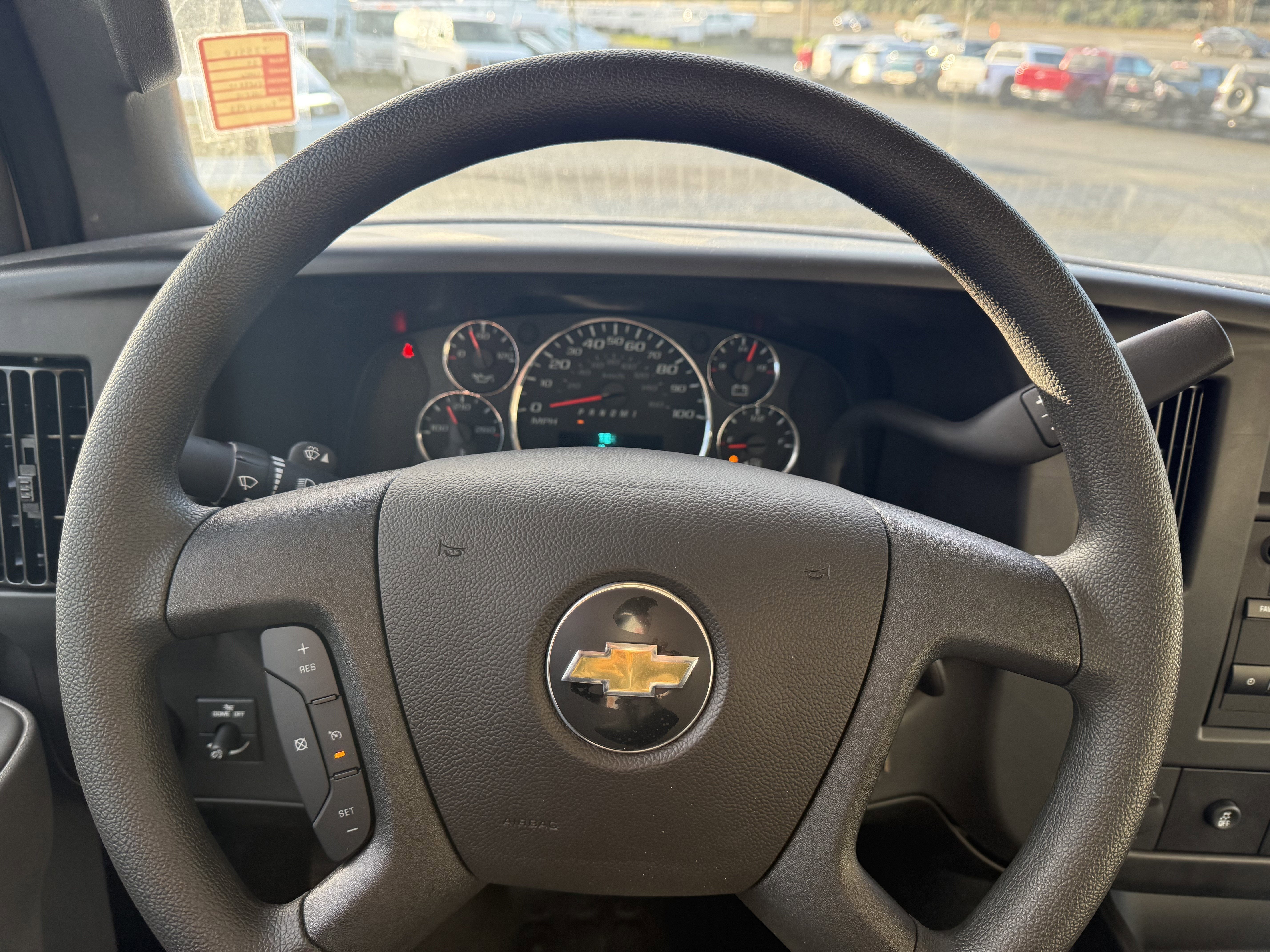 2025 Chevrolet Express Cutaway 3500 1WT