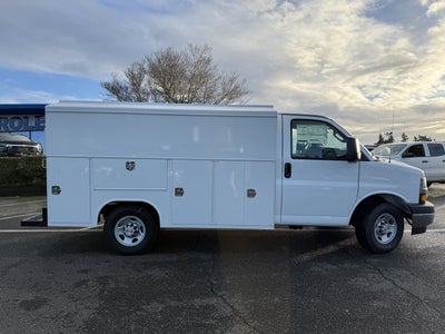 2025 Chevrolet Express Cutaway 3500 1WT