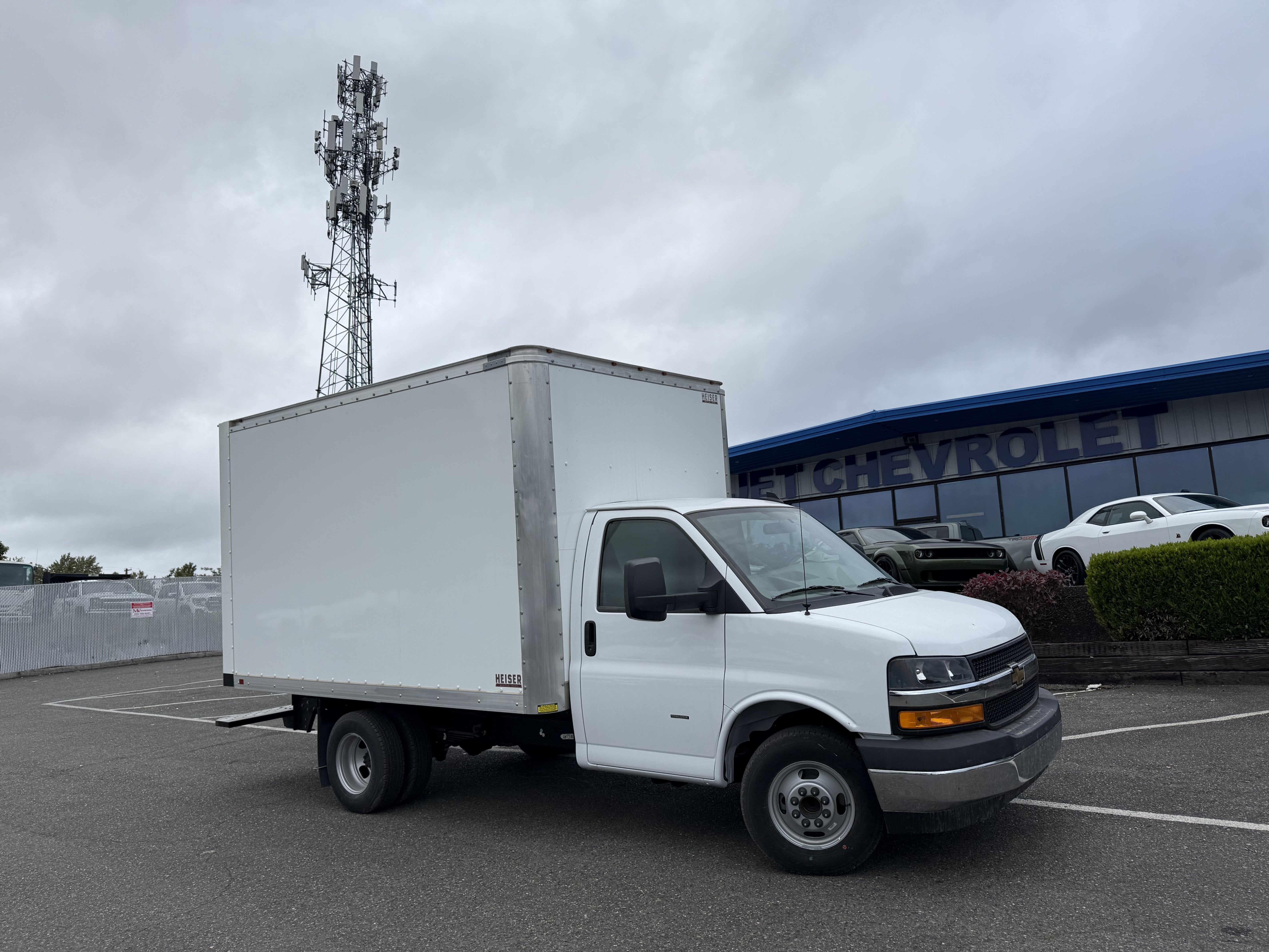 2024 Chevrolet Express Cutaway 3500 1WT