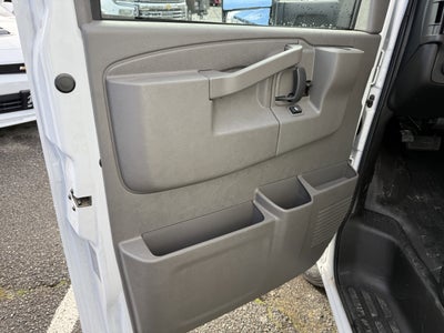 2024 Chevrolet Express Cutaway 3500 1WT