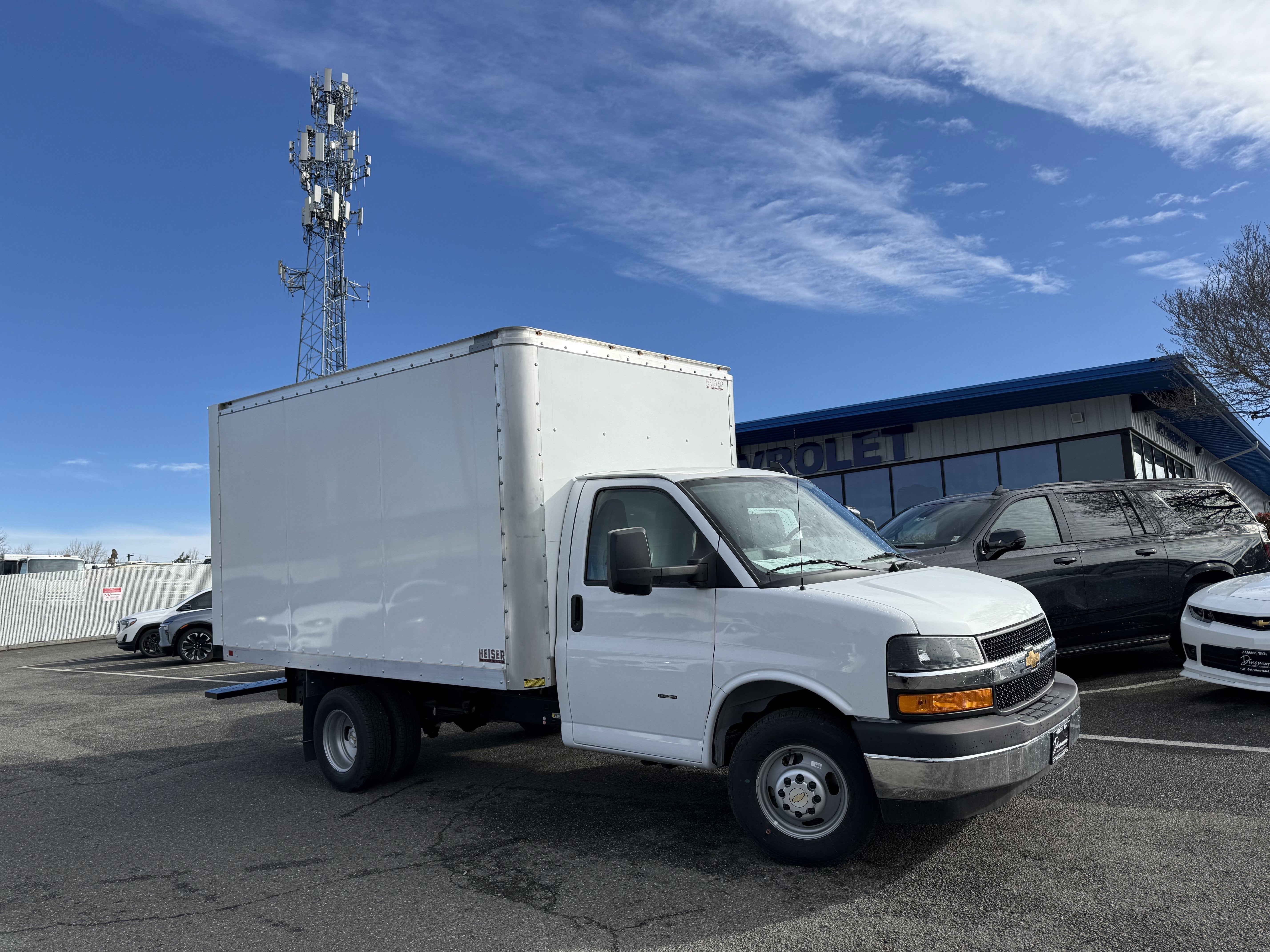 2024 Chevrolet Express Cutaway 3500 1WT