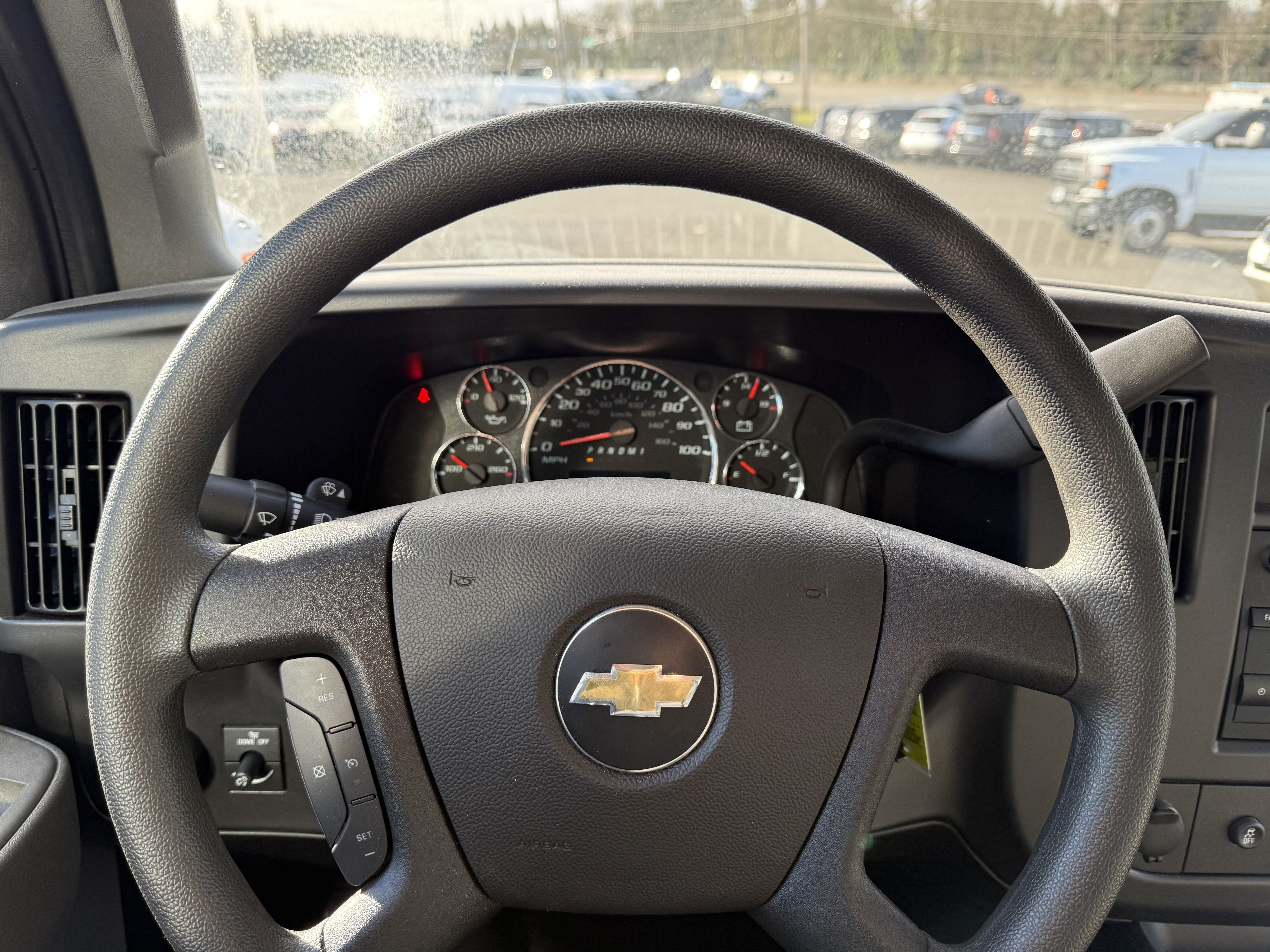 2024 Chevrolet Express Cutaway 3500 1WT