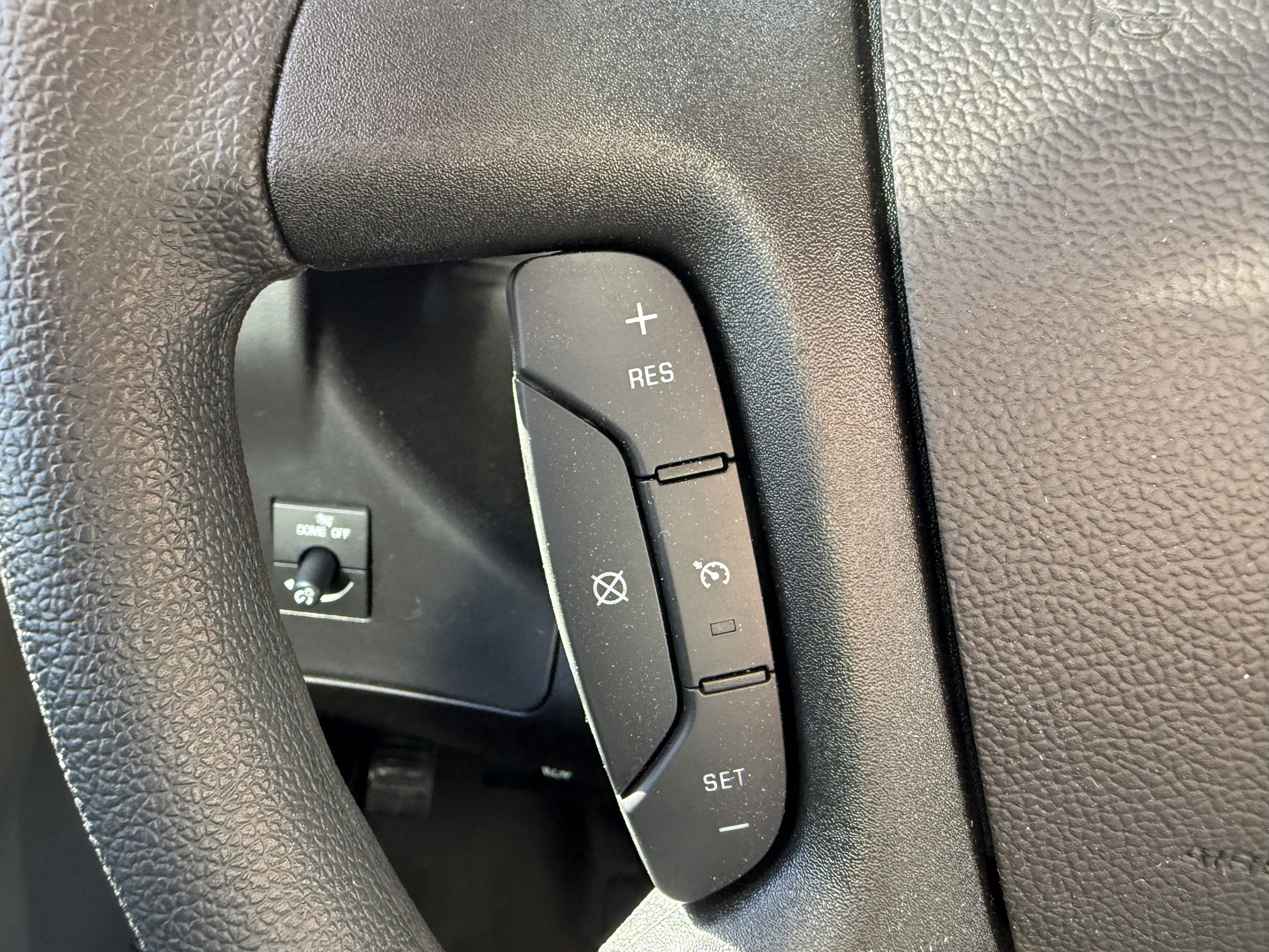 2024 Chevrolet Express Cutaway 3500 1WT