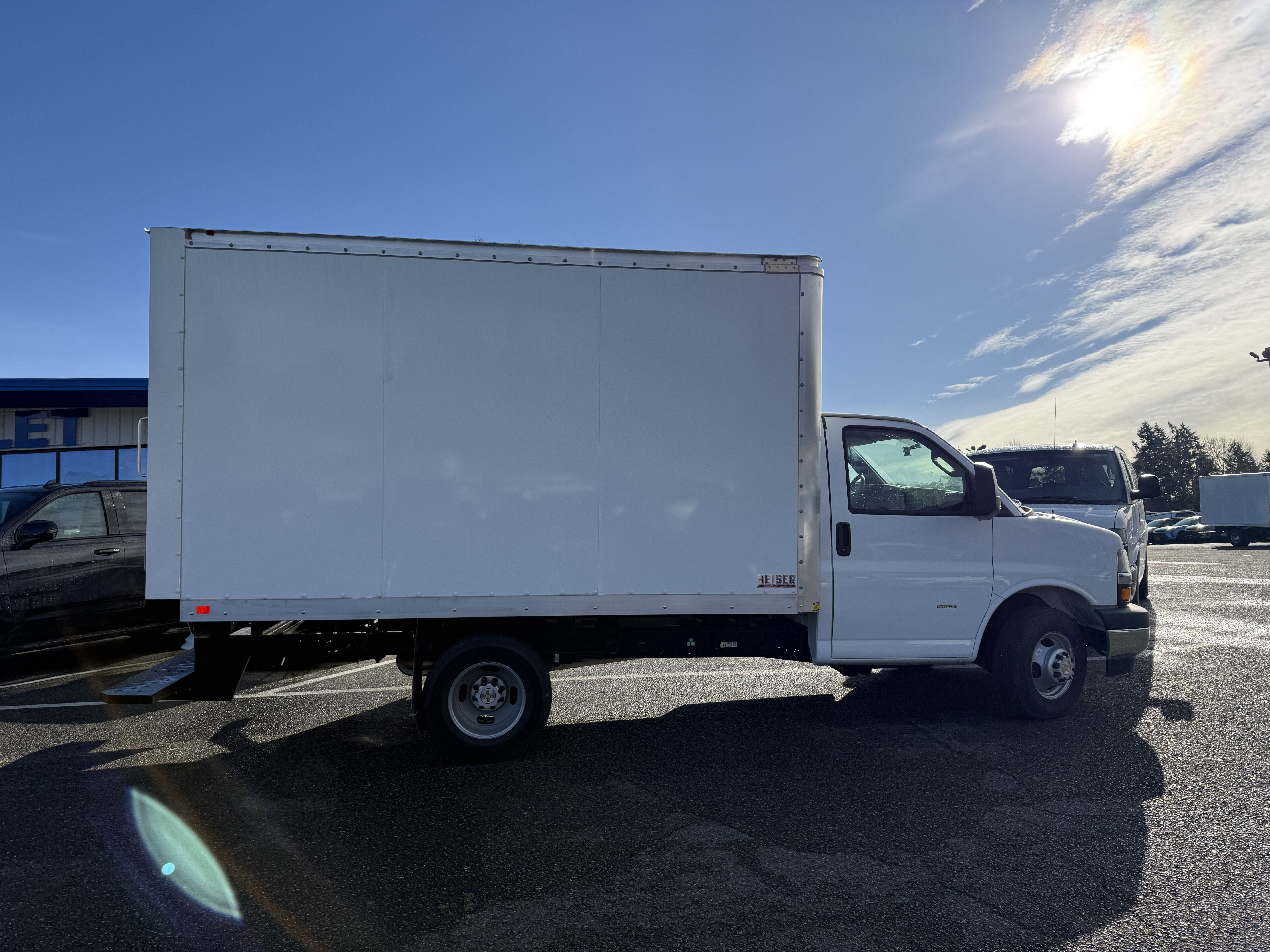 2024 Chevrolet Express Cutaway 3500 1WT