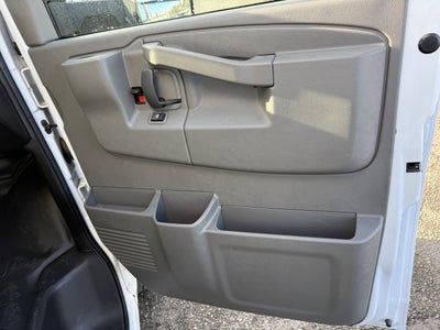 2024 Chevrolet Express Cutaway 3500 1WT