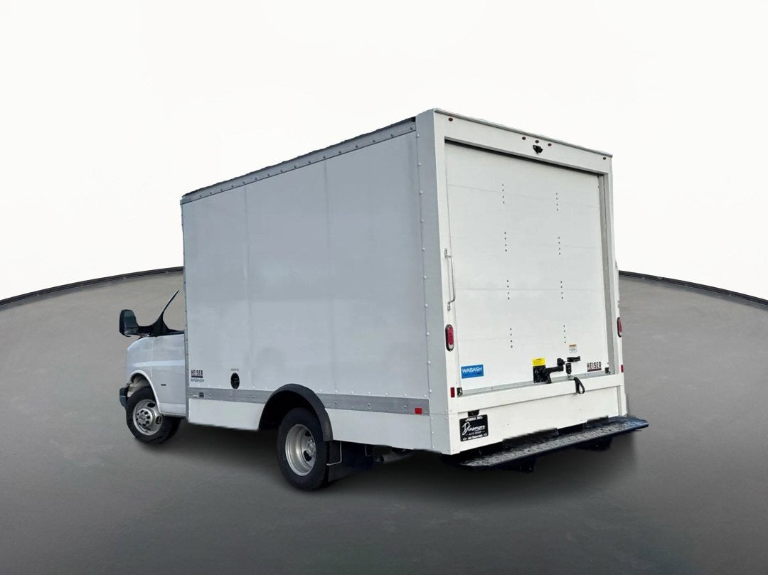 2025 Chevrolet Express Cutaway 3500 1WT