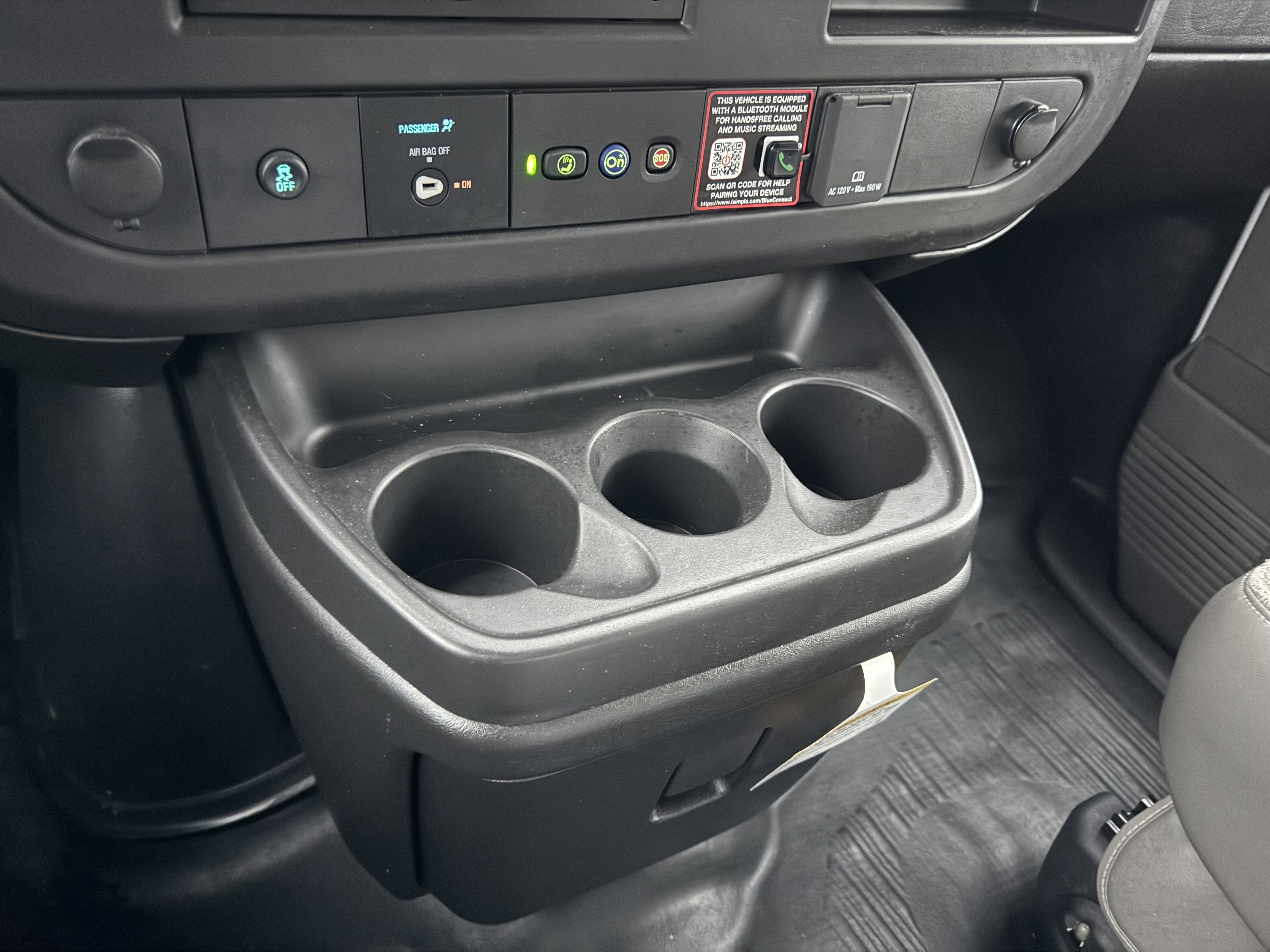 2025 Chevrolet Express Cutaway 3500 1WT