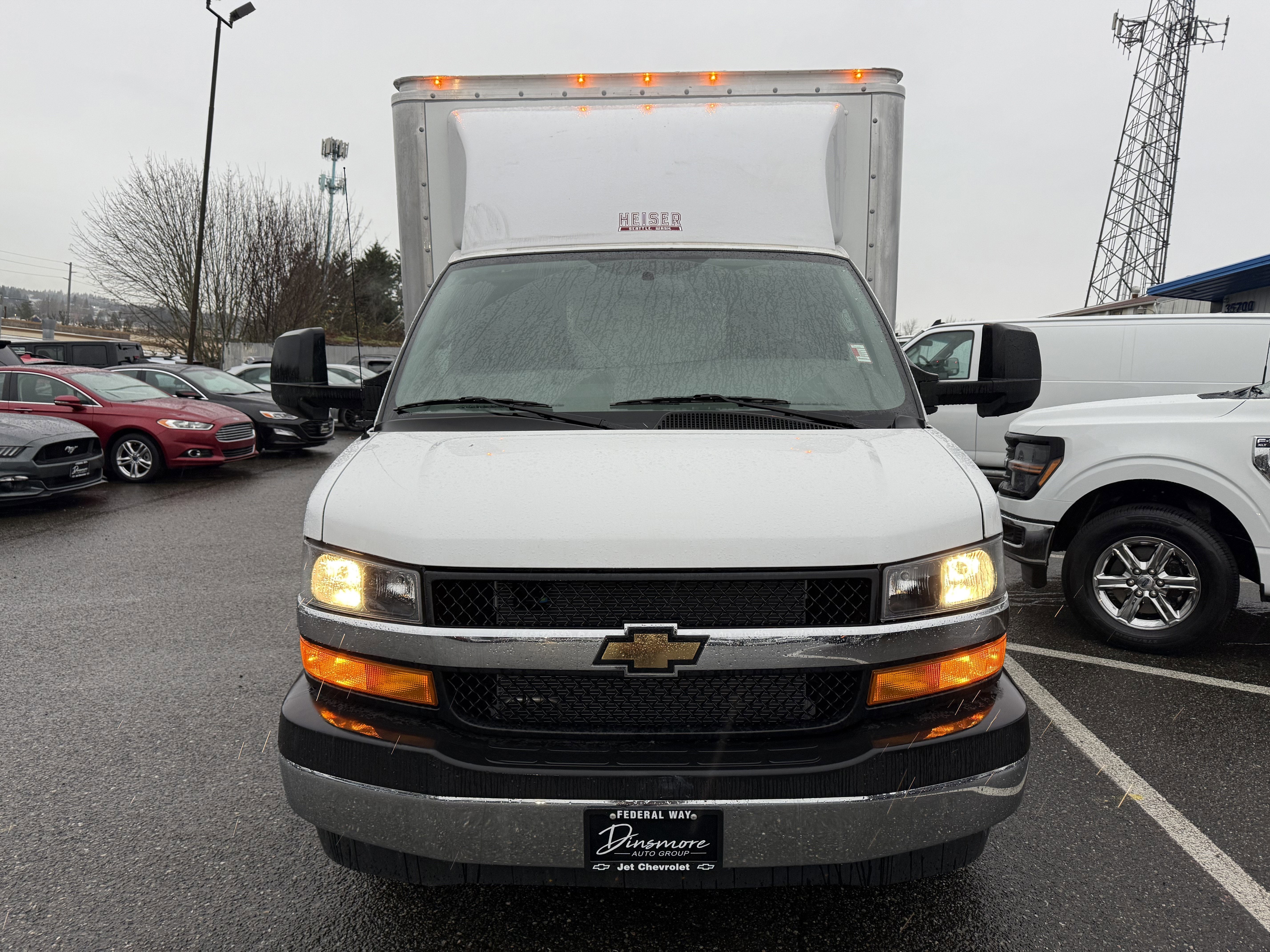2025 Chevrolet Express Cutaway 3500 1WT