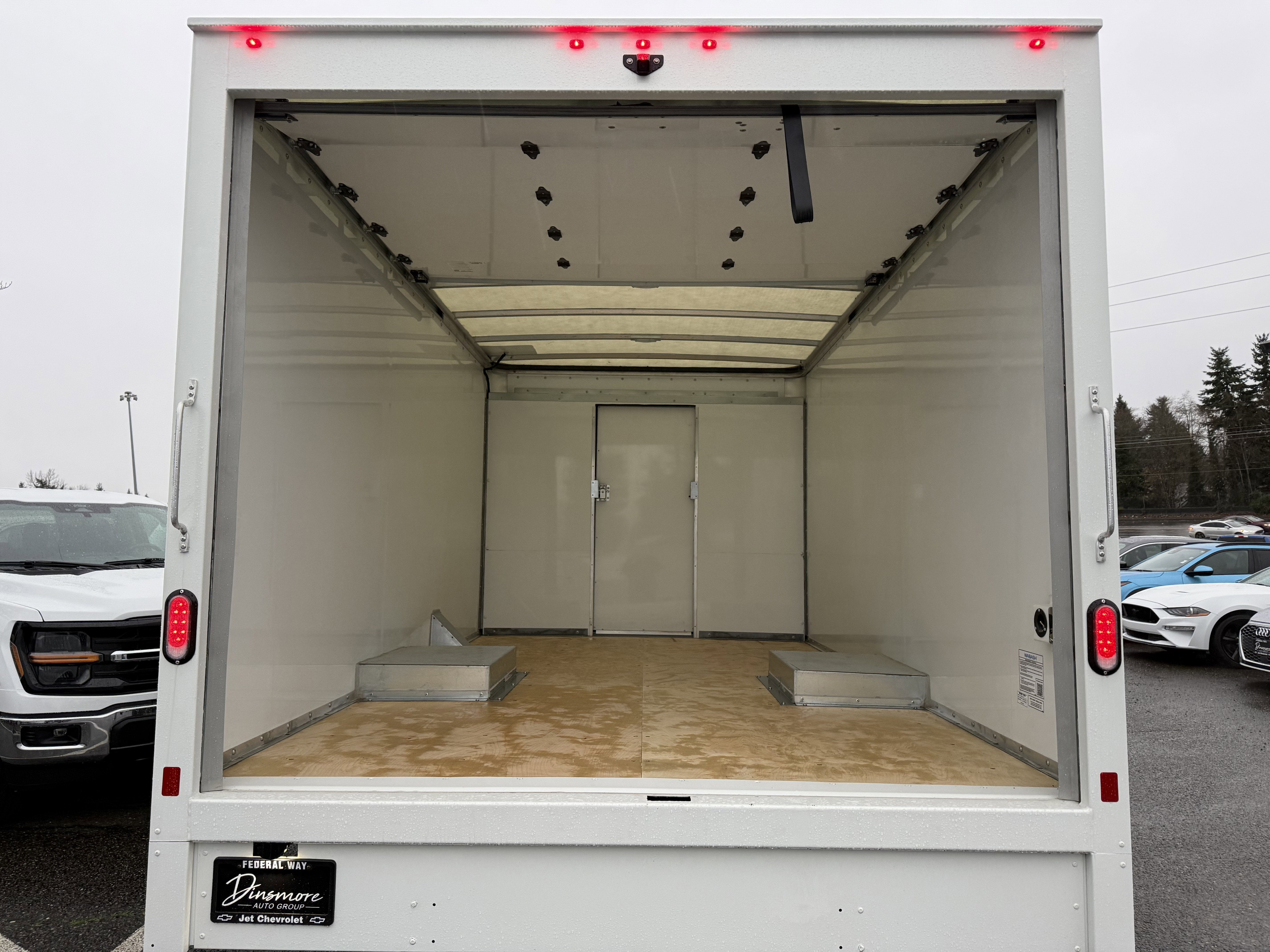 2025 Chevrolet Express Cutaway 3500 1WT