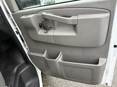 2025 Chevrolet Express Cutaway 3500 1WT