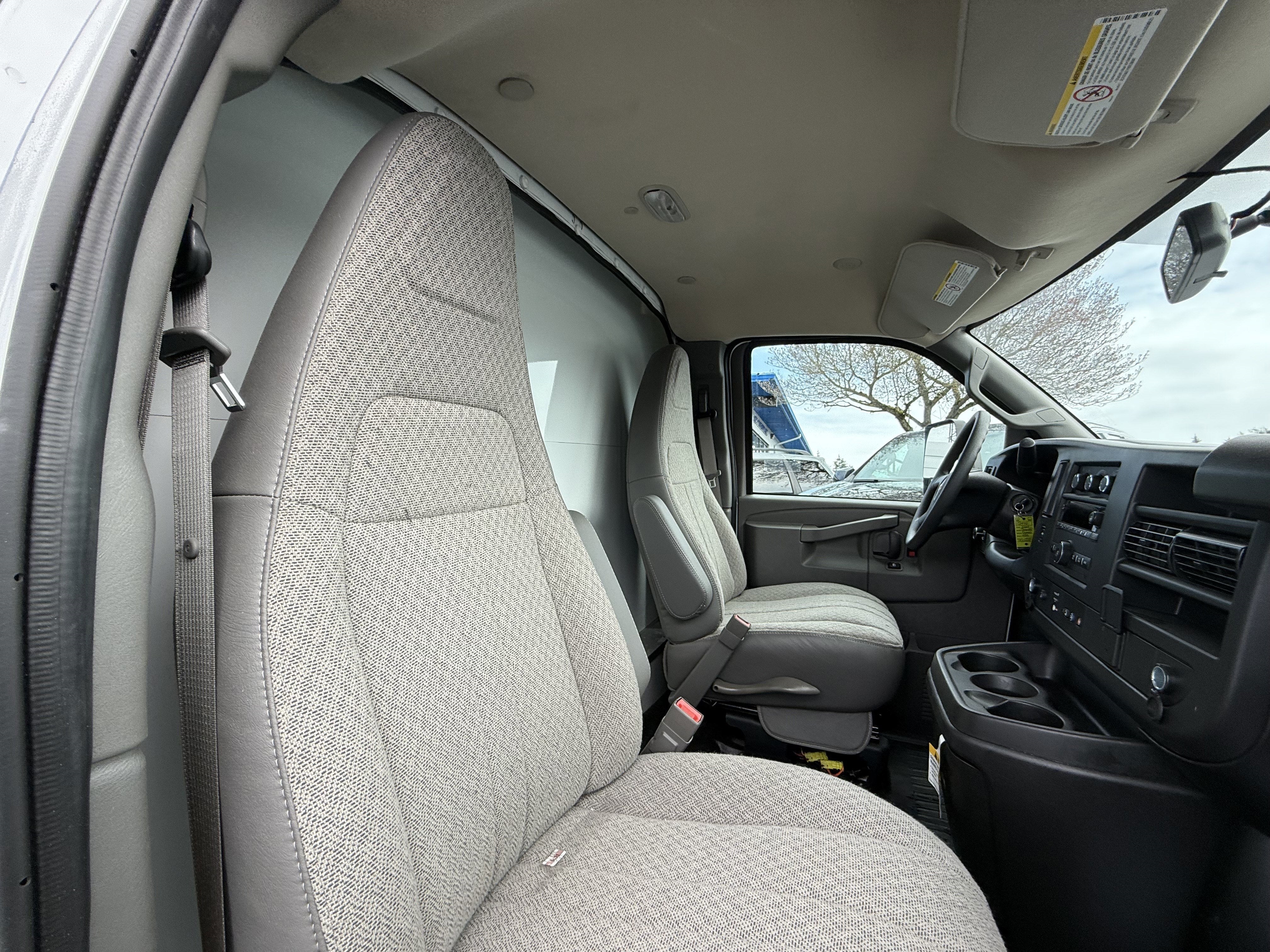 2024 Chevrolet Express Cutaway 4500 2WT