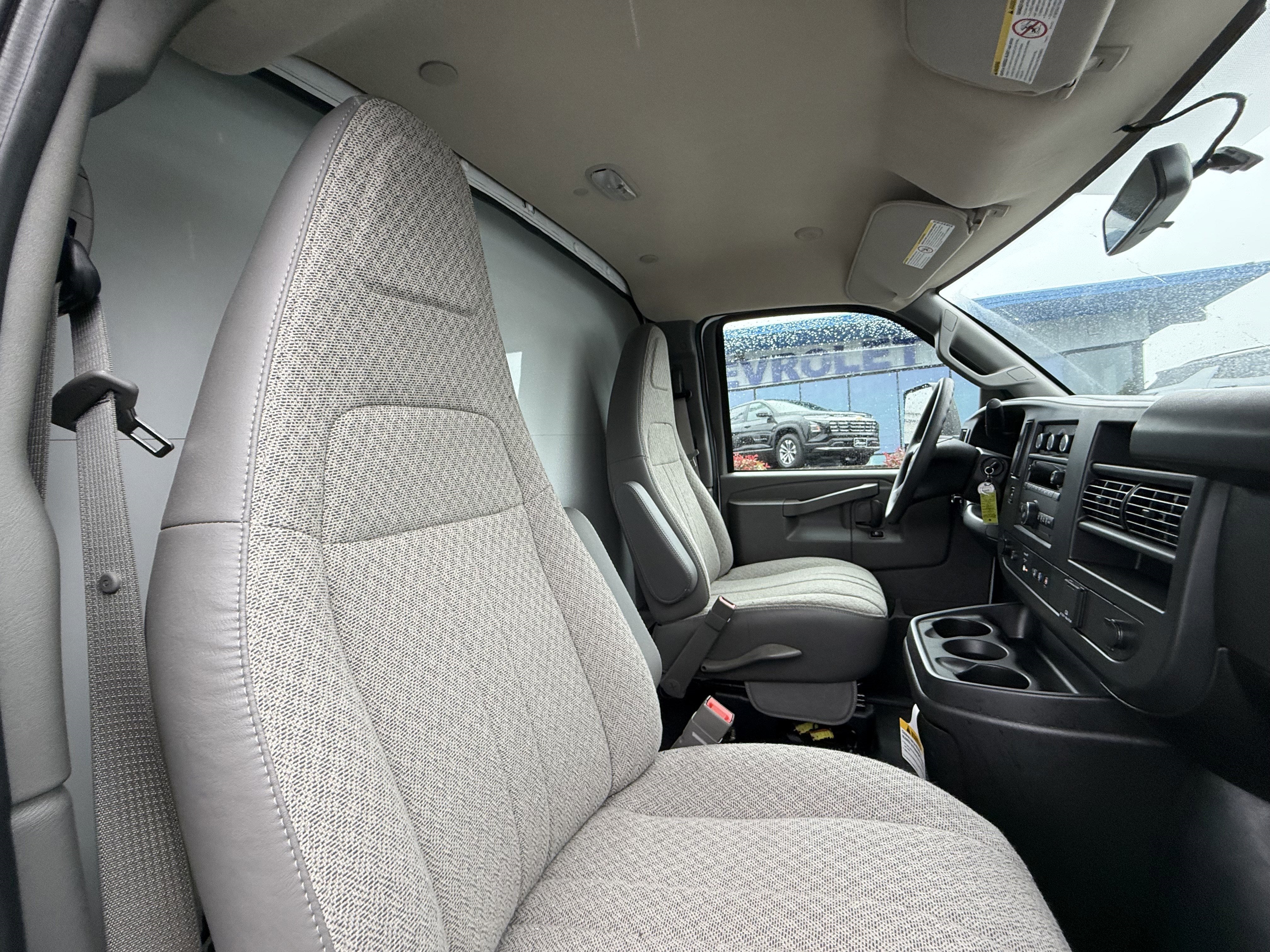 2024 Chevrolet Express Cutaway 4500 2WT