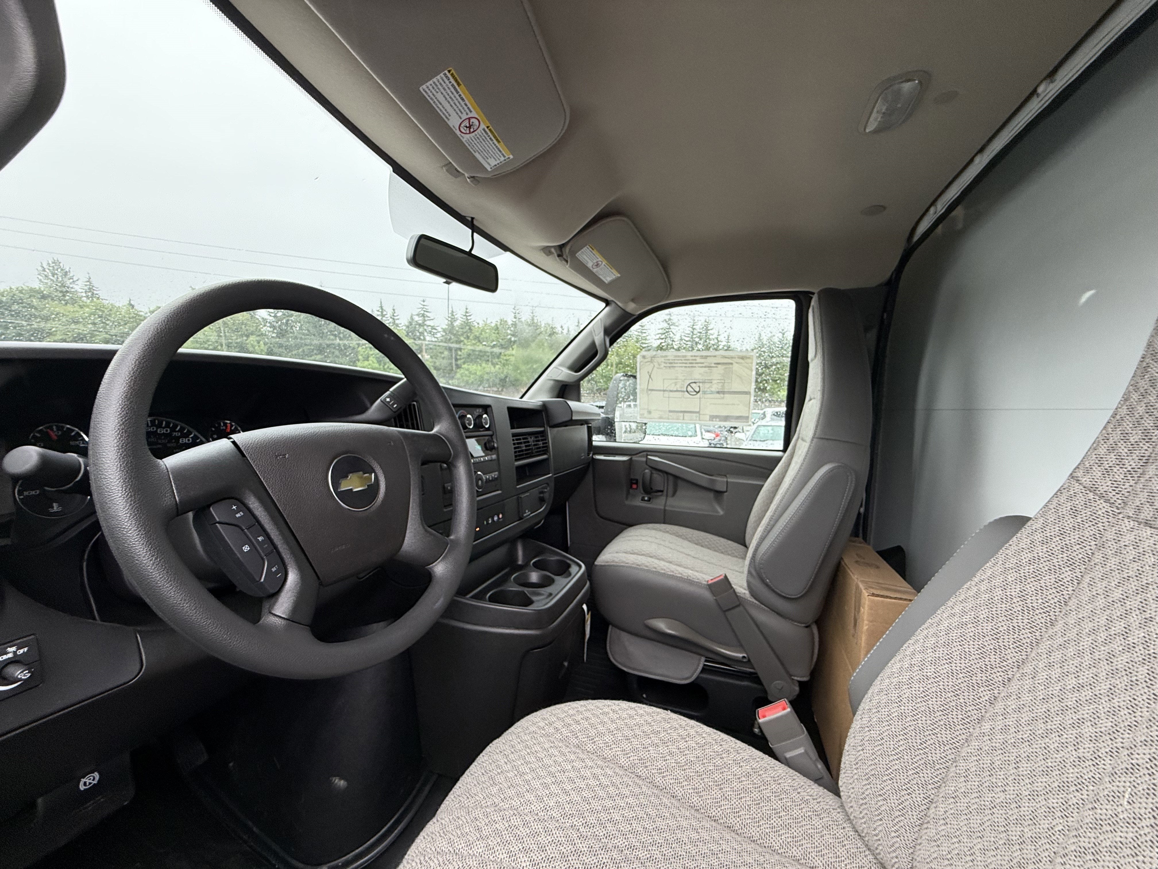 2024 Chevrolet Express Cutaway 4500 2WT