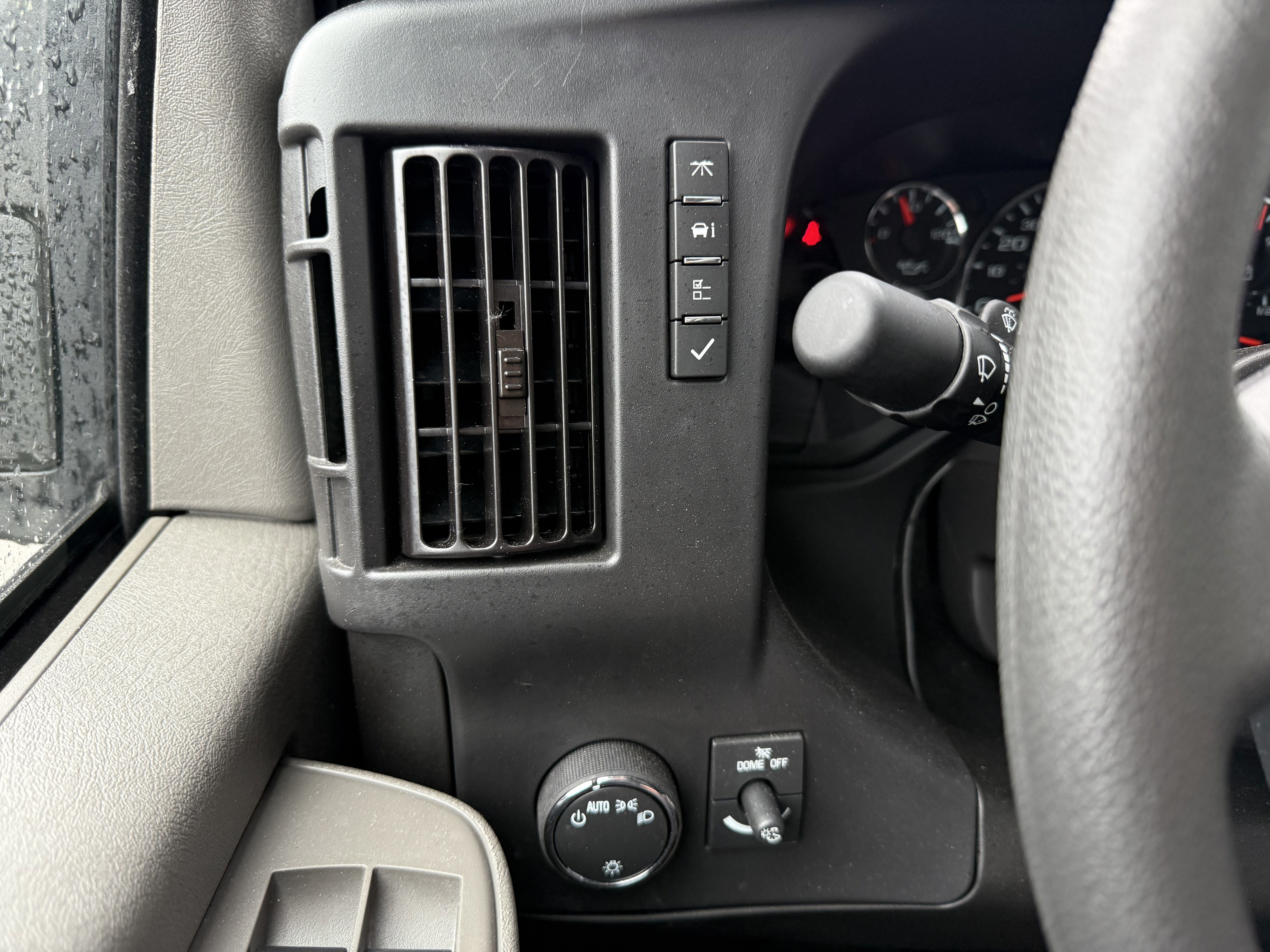 2024 Chevrolet Express Cutaway 4500 2WT