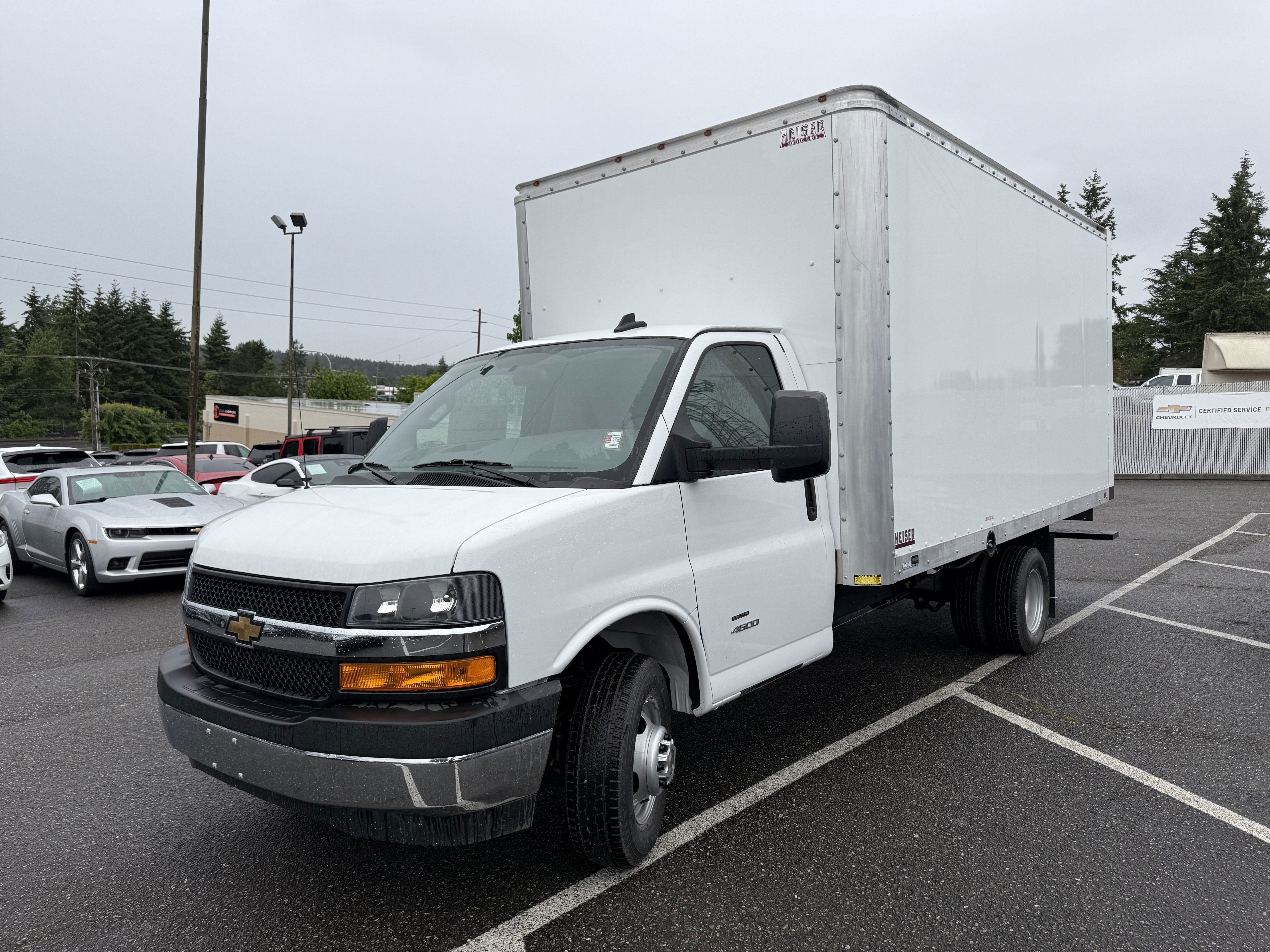 2024 Chevrolet Express Cutaway 4500 2WT