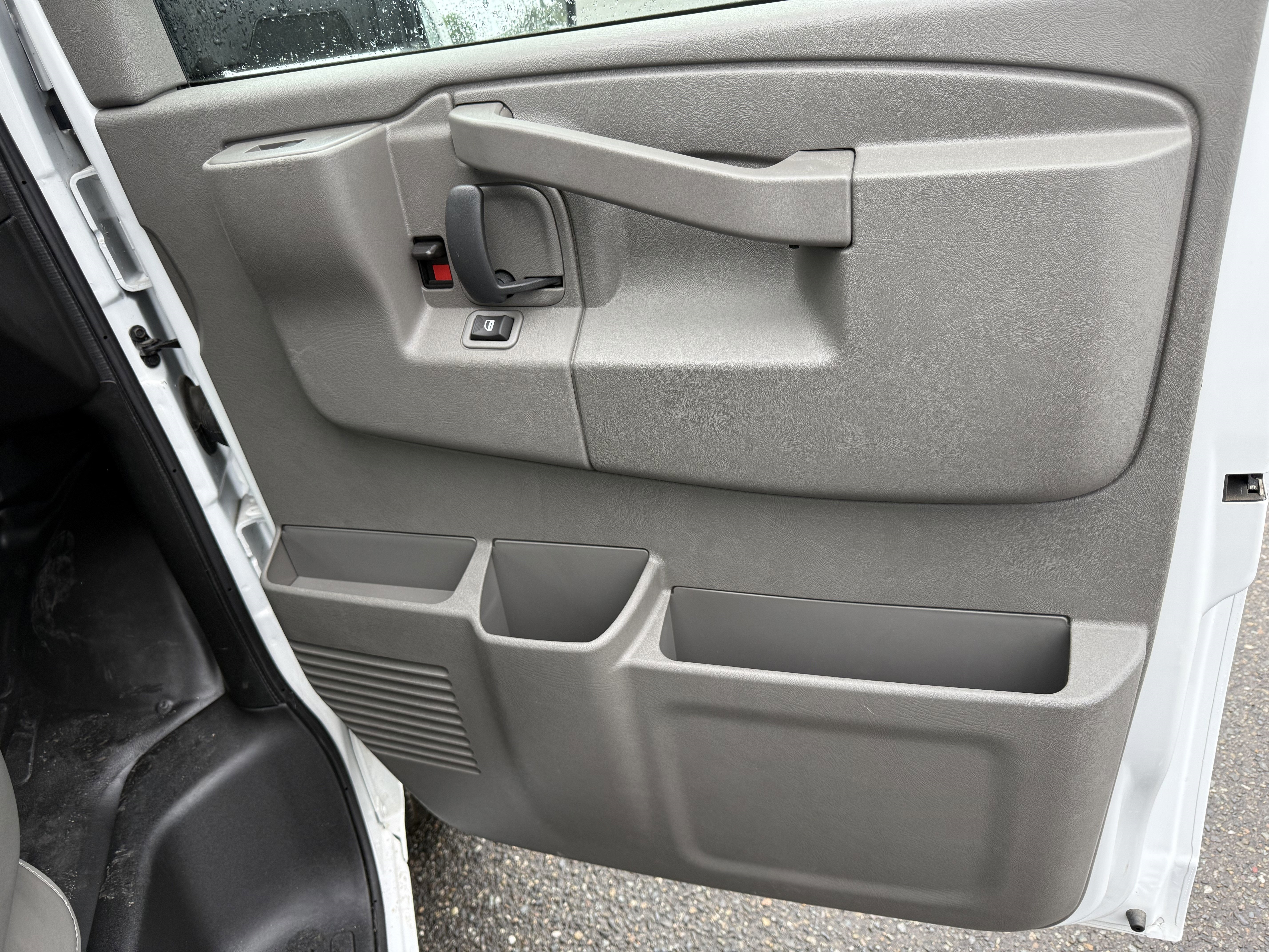 2024 Chevrolet Express Cutaway 4500 2WT