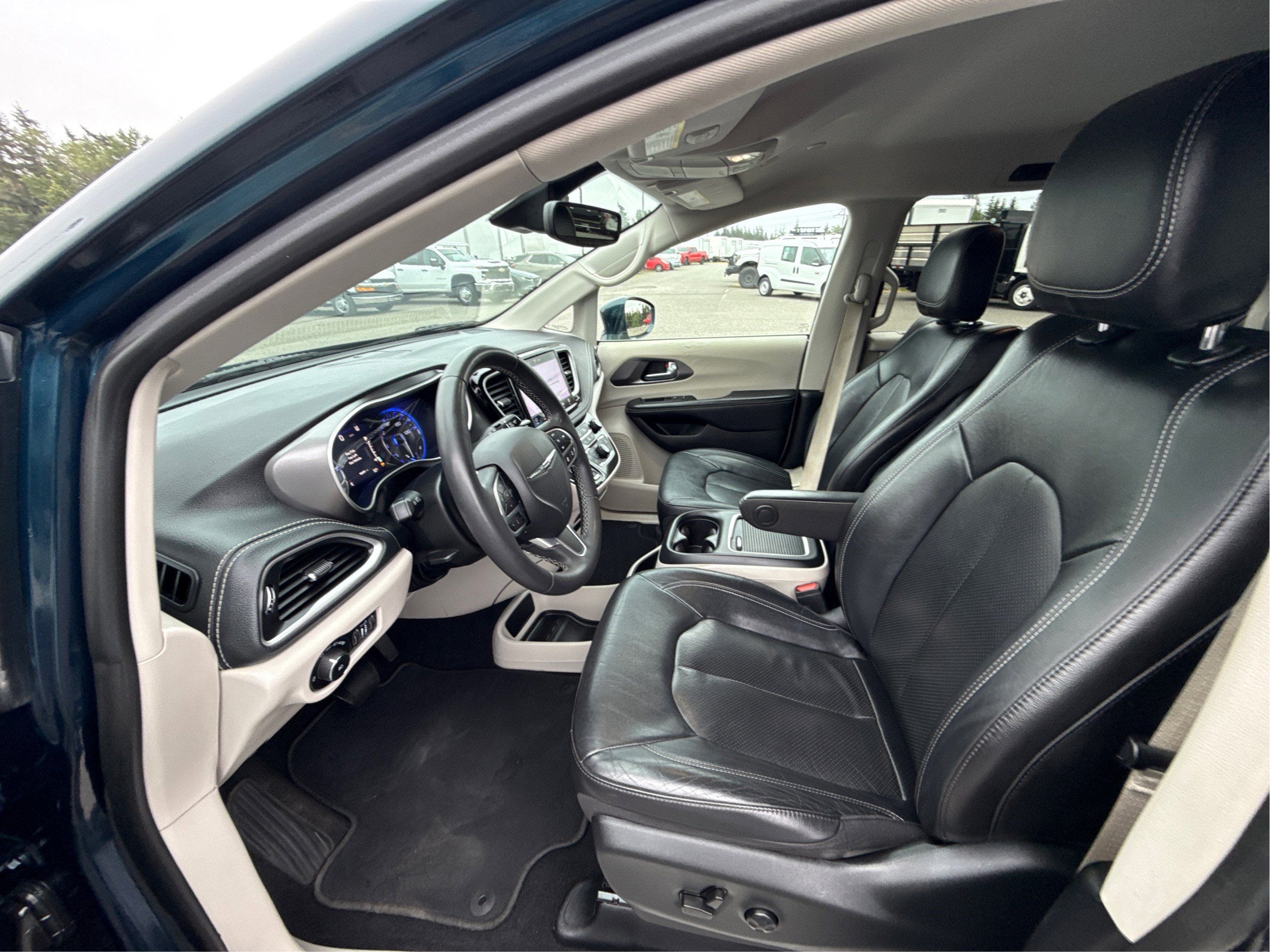 2022 Chrysler Pacifica Touring L