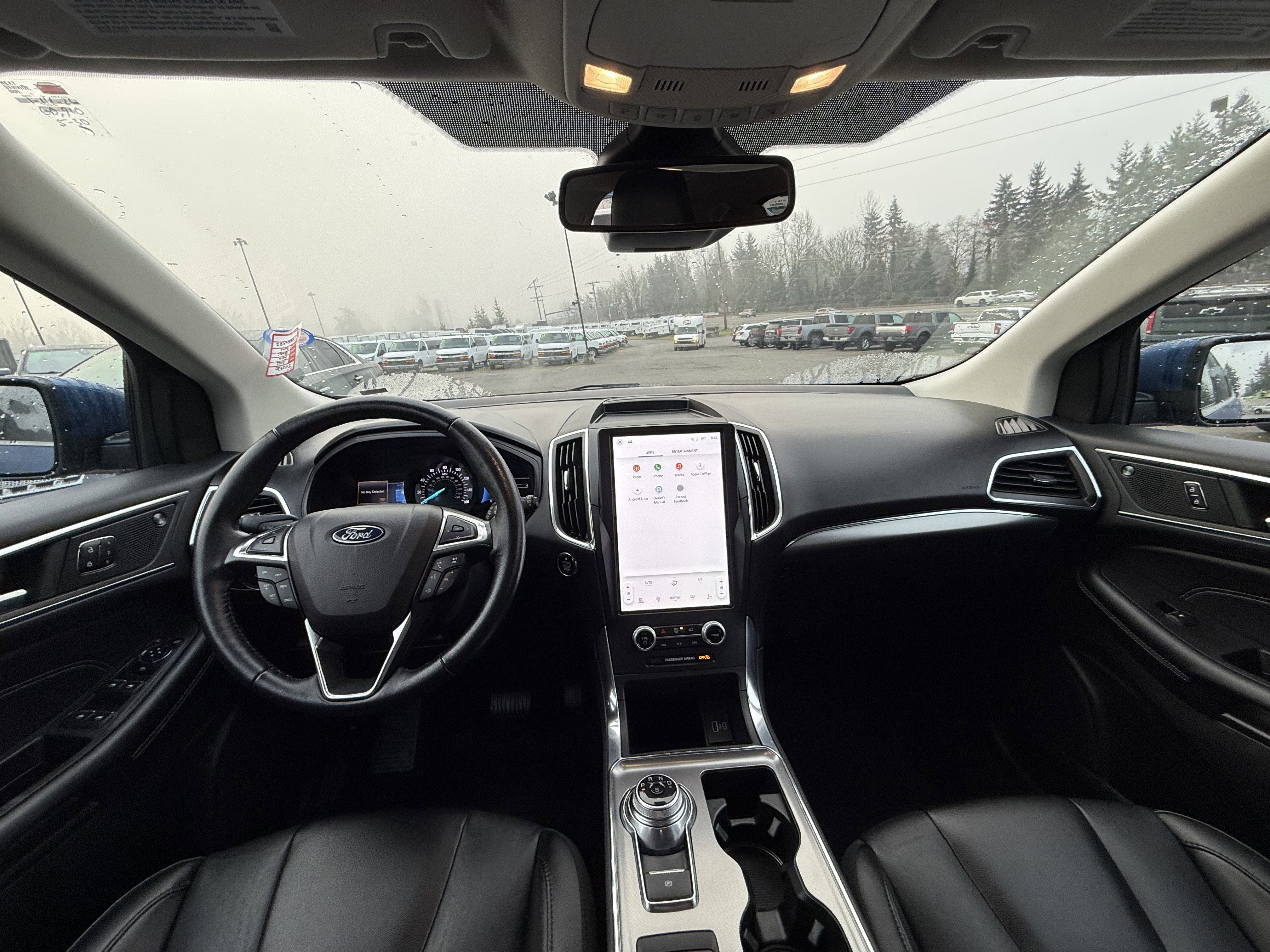 2022 Ford Edge Titanium