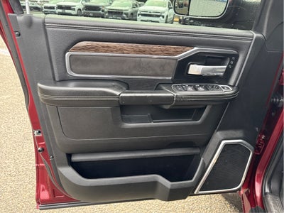 2021 RAM 3500 Laramie Crew Cab 4x4 8' Box