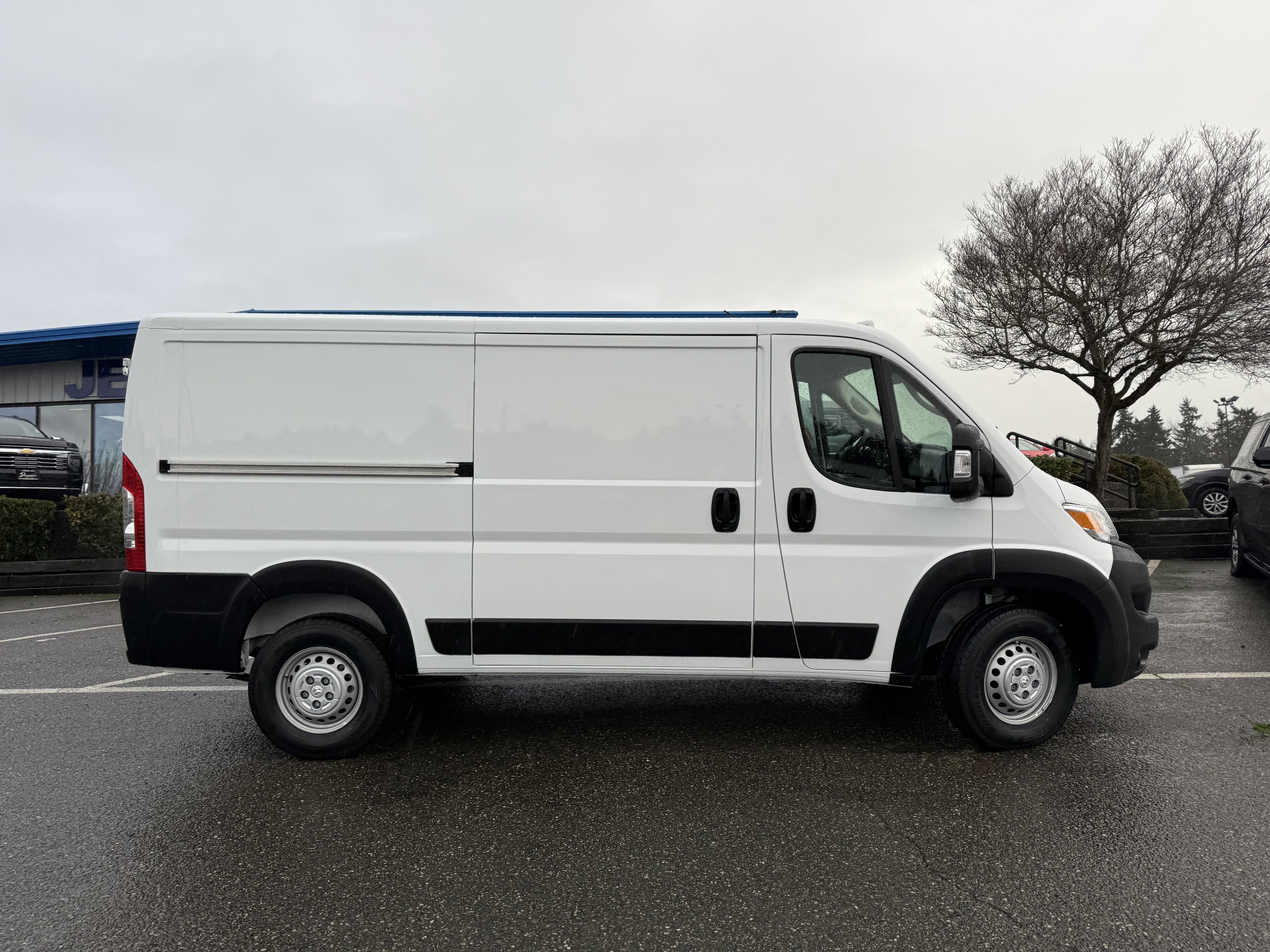 2024 RAM ProMaster 2500 Cargo Van Tradesman Low Roof 136" WB w/Pass Seat