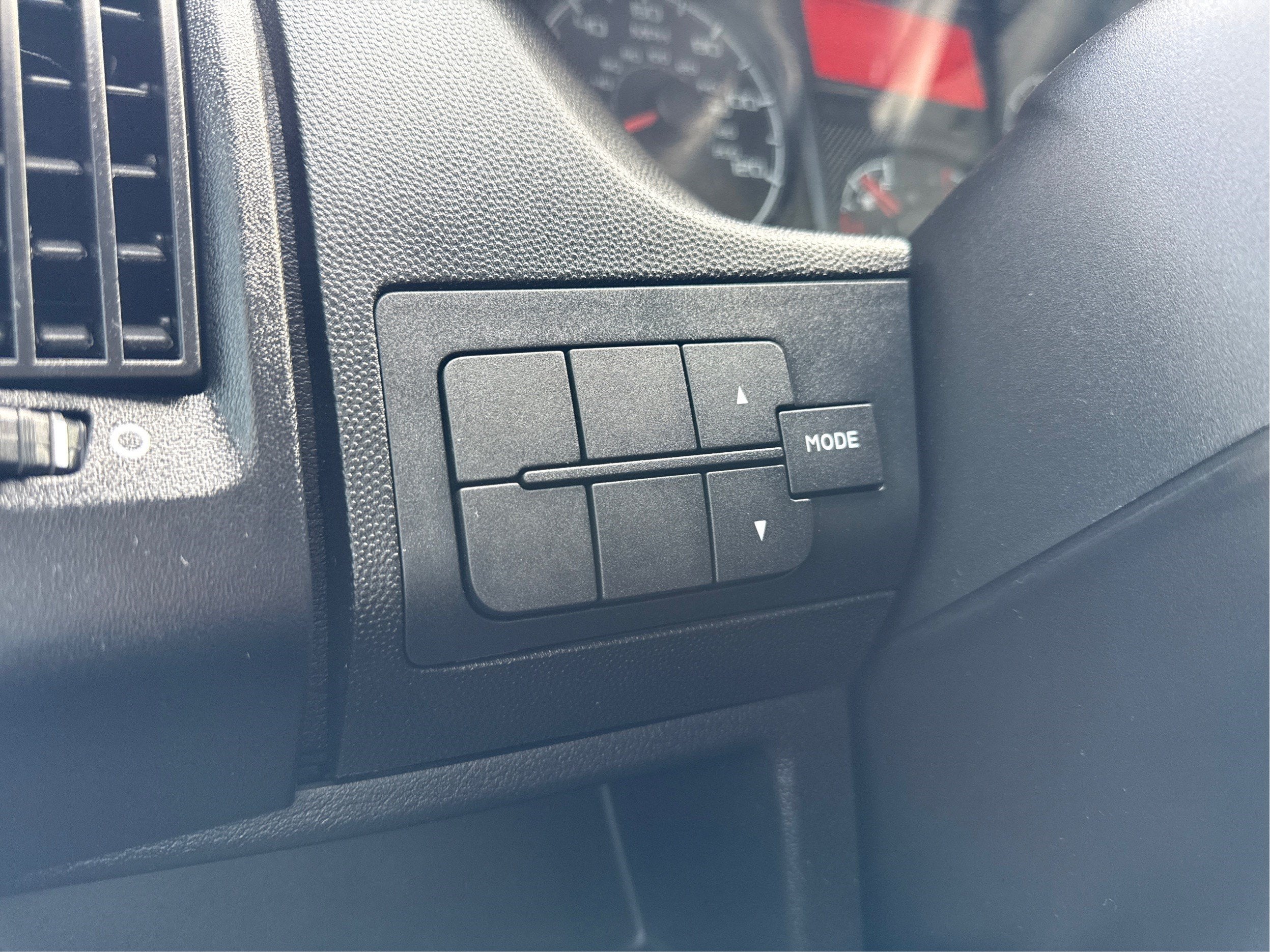 2018 RAM ProMaster Cargo Van 1500 HIGH RF 13