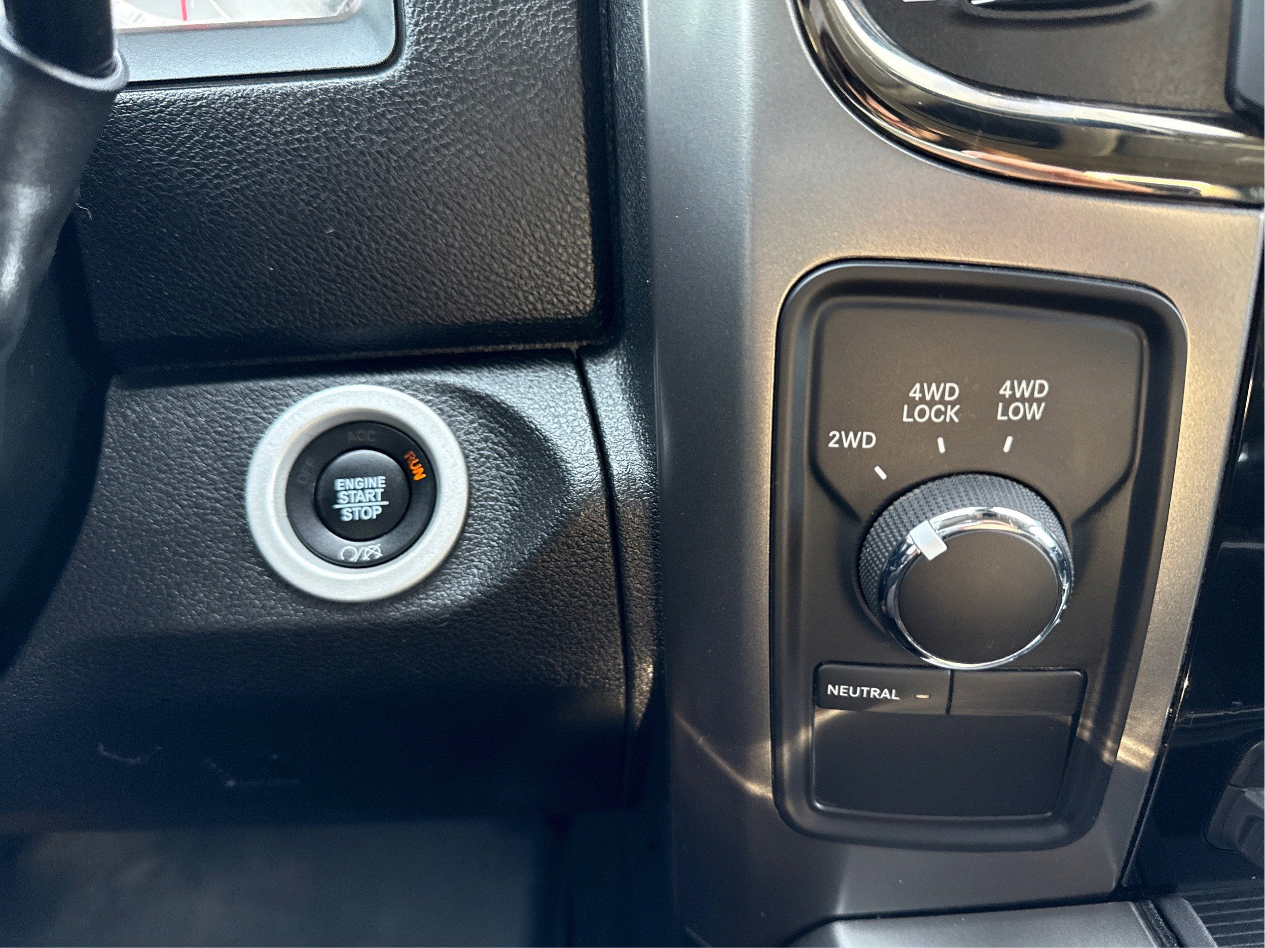 2018 RAM 2500 Laramie Crew Cab 4x4 6'4" Box