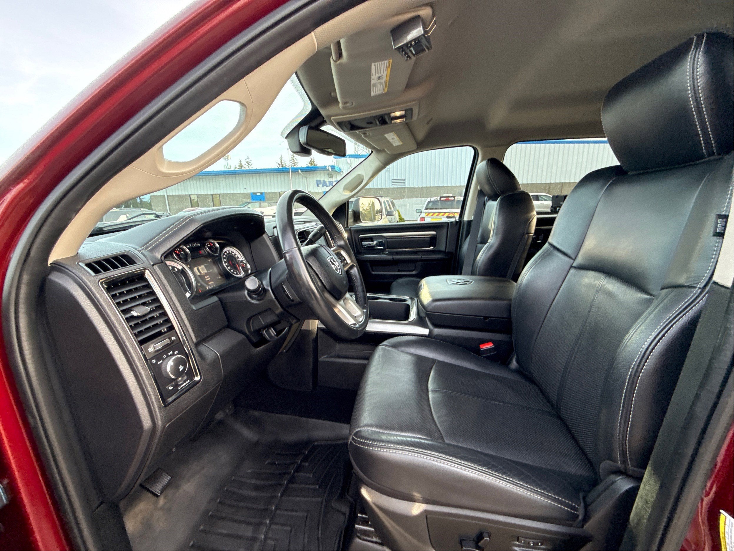 2018 RAM 2500 Laramie Crew Cab 4x4 6'4" Box