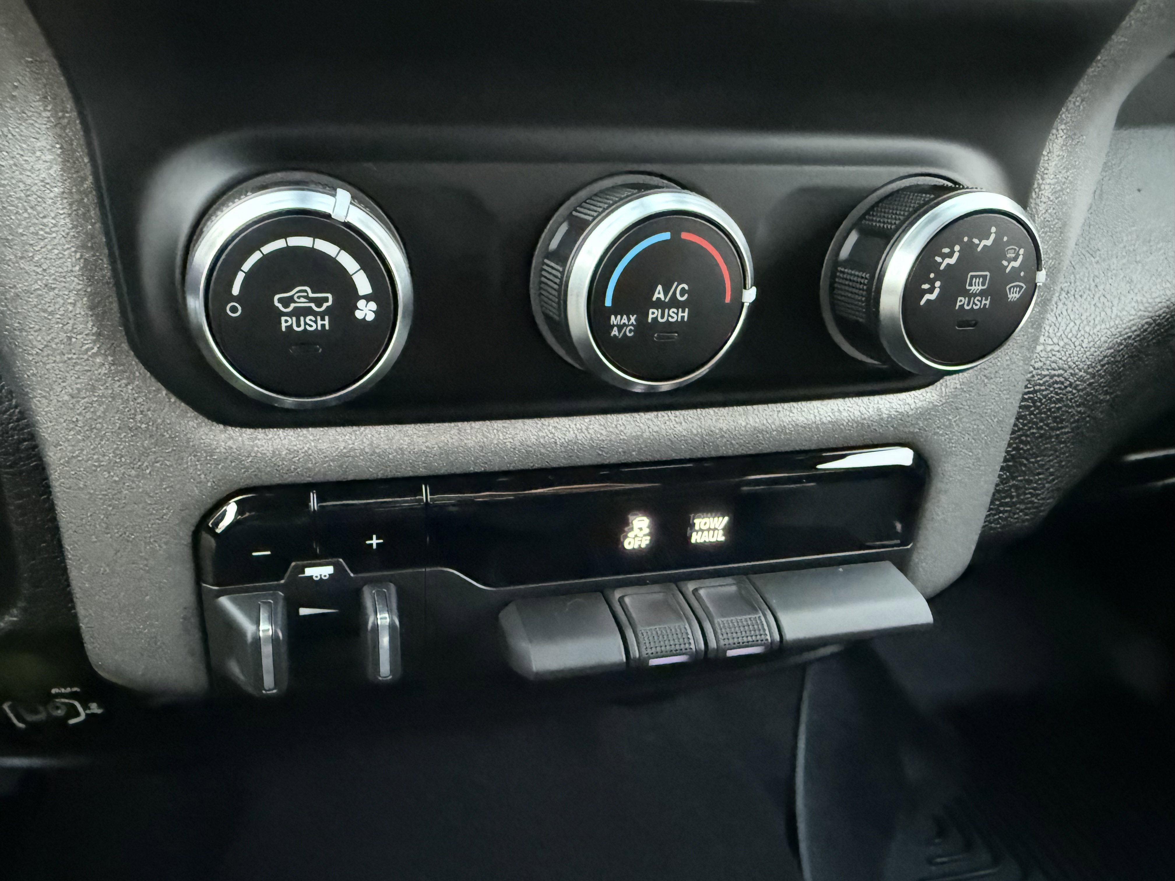 2020 RAM 2500 Tradesman Crew Cab 4X4 8' Box