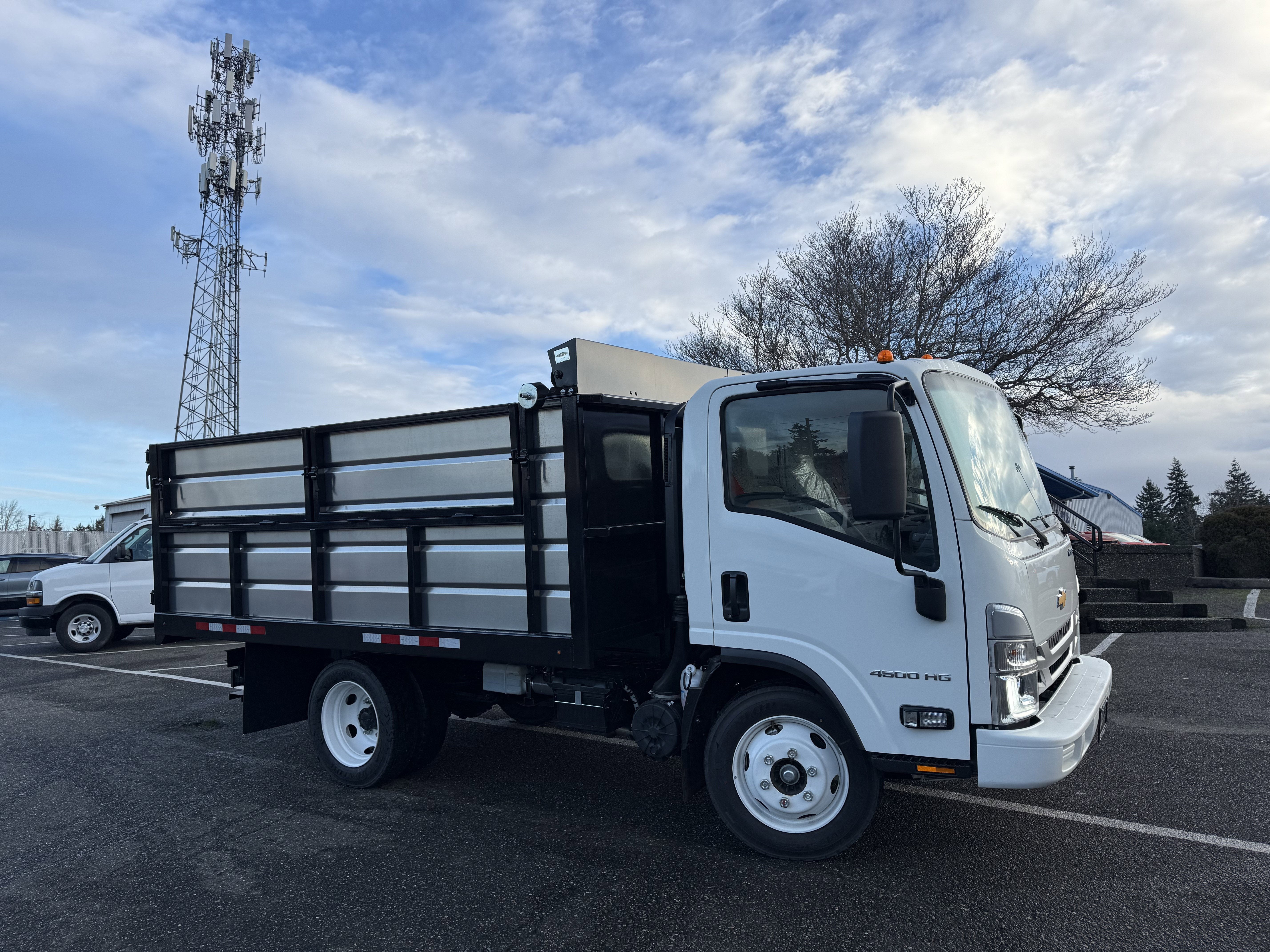 2025 Chevrolet Low Cab Forward 4500 Base