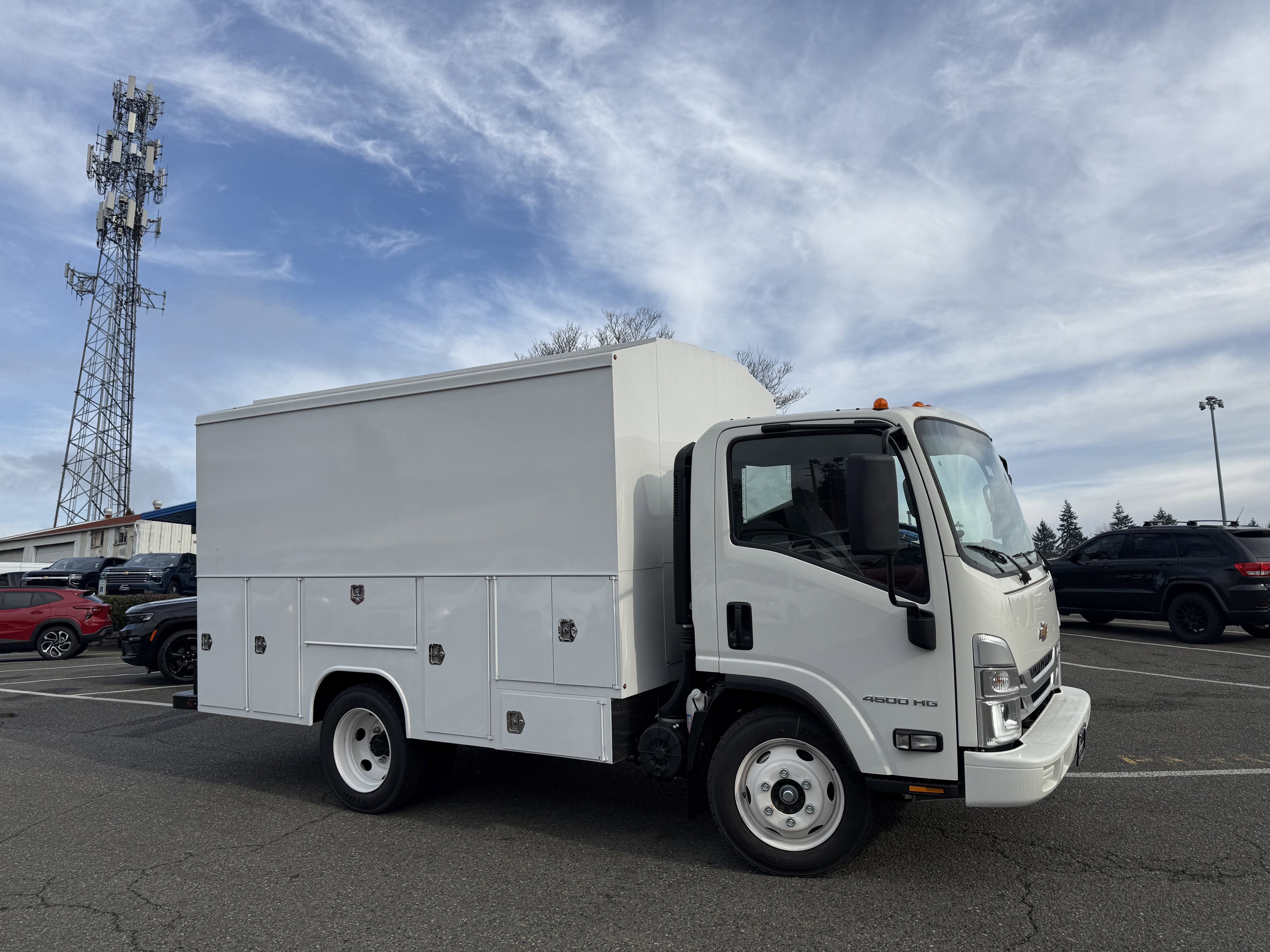 2025 Chevrolet Low Cab Forward 4500 Base