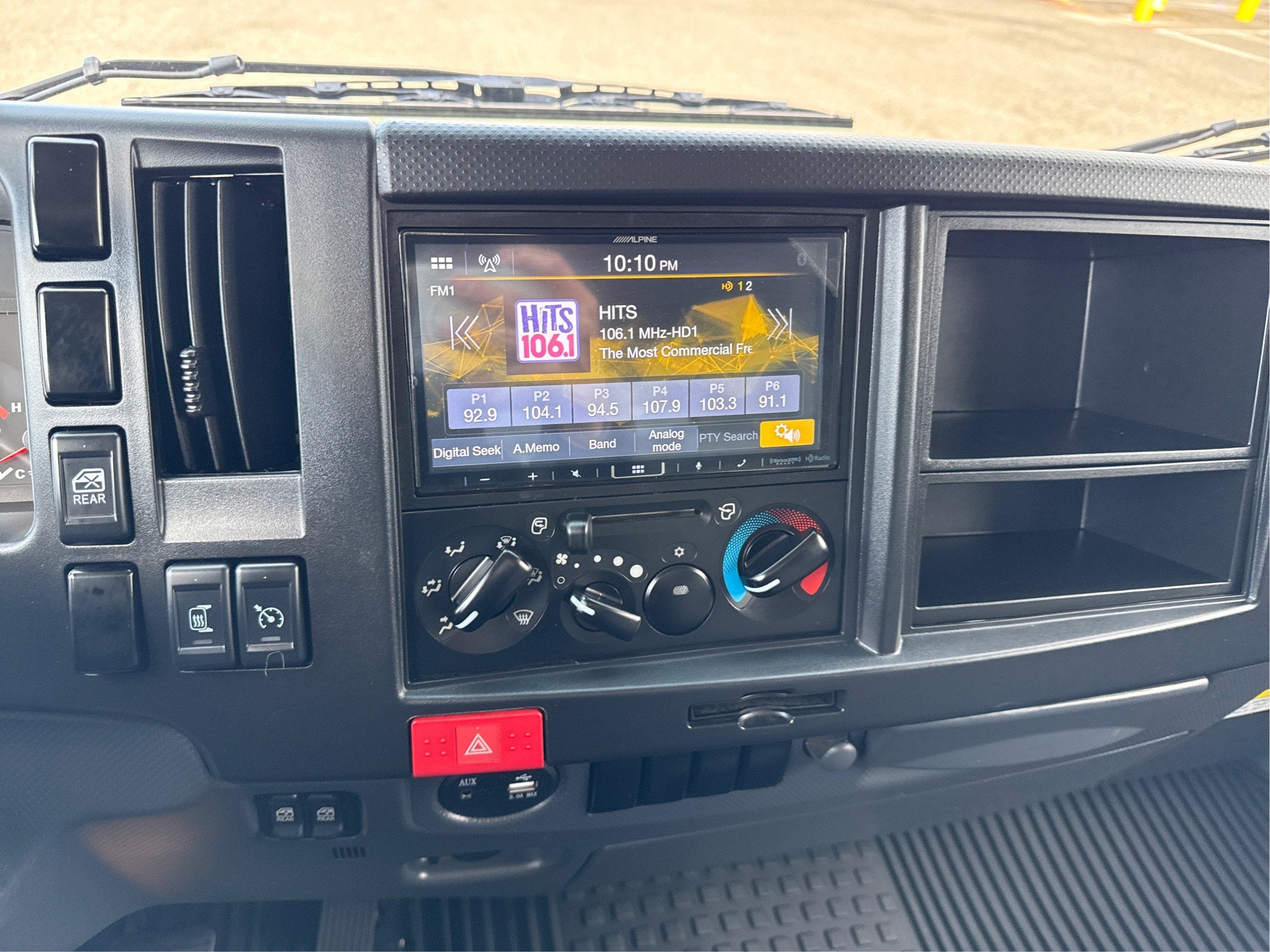 2024 Chevrolet Low Cab Forward 5500 XG 1WT