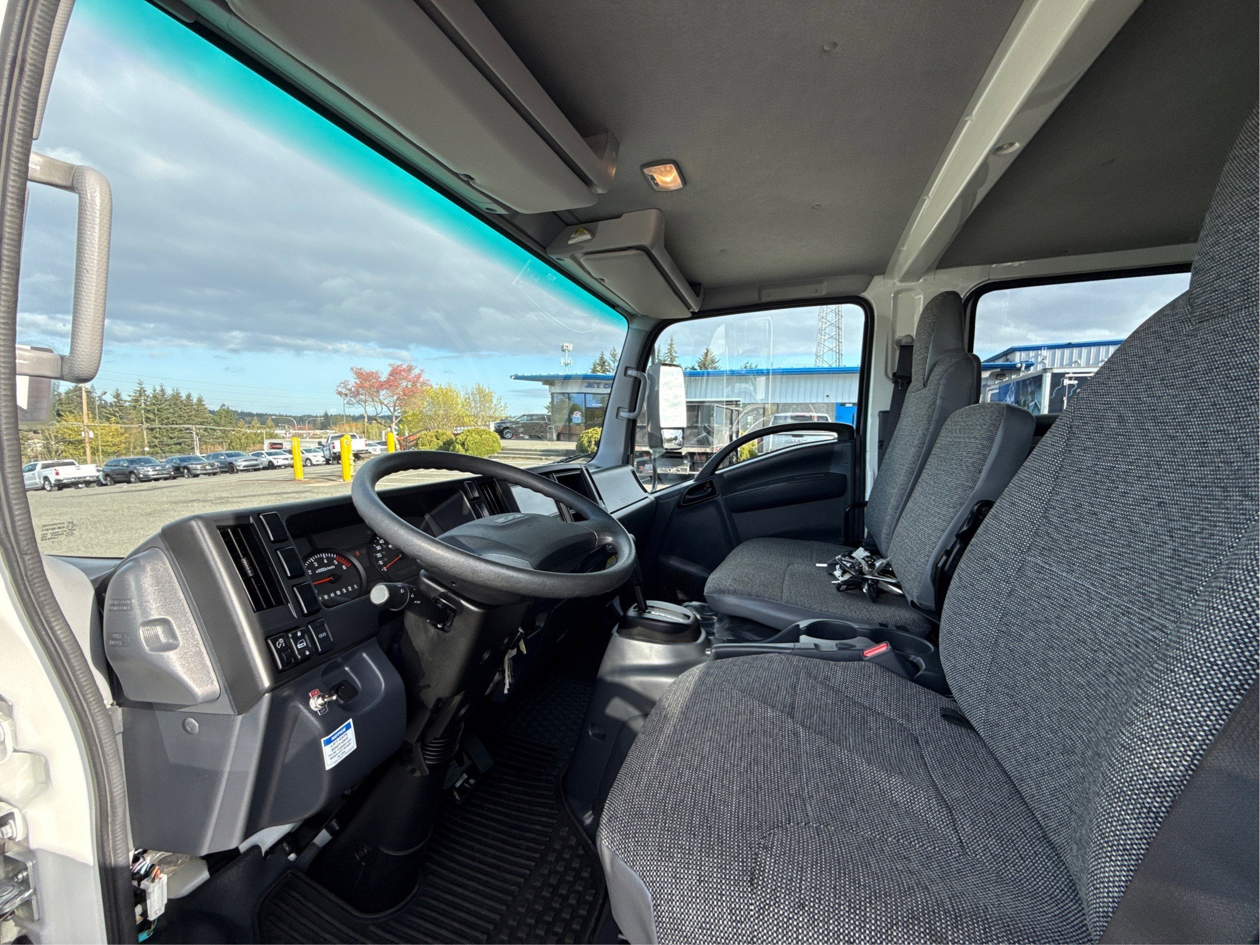 2024 Chevrolet Low Cab Forward 5500 XG 1WT