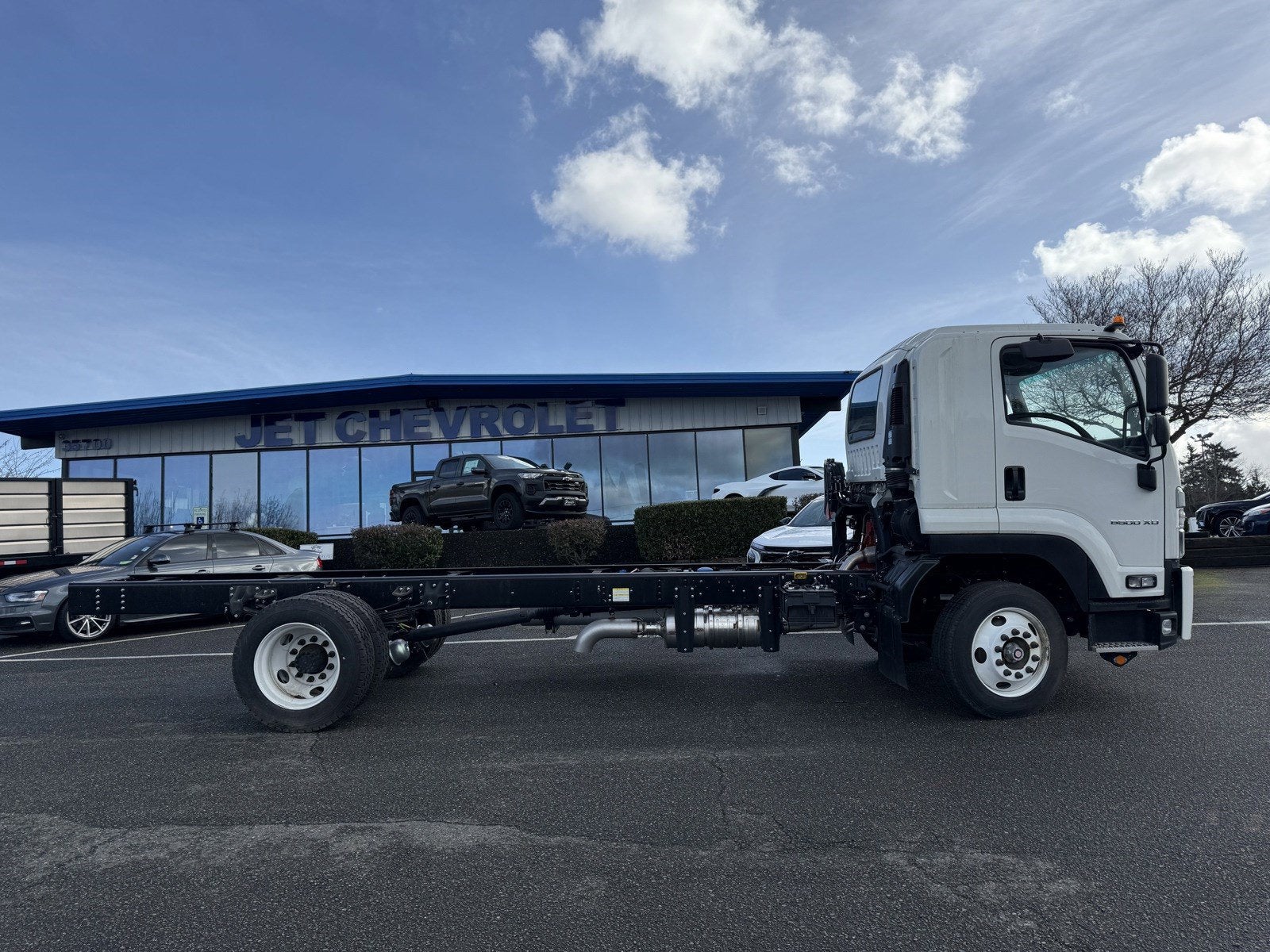 2024 Chevrolet Low Cab Forward 6500 XD Base