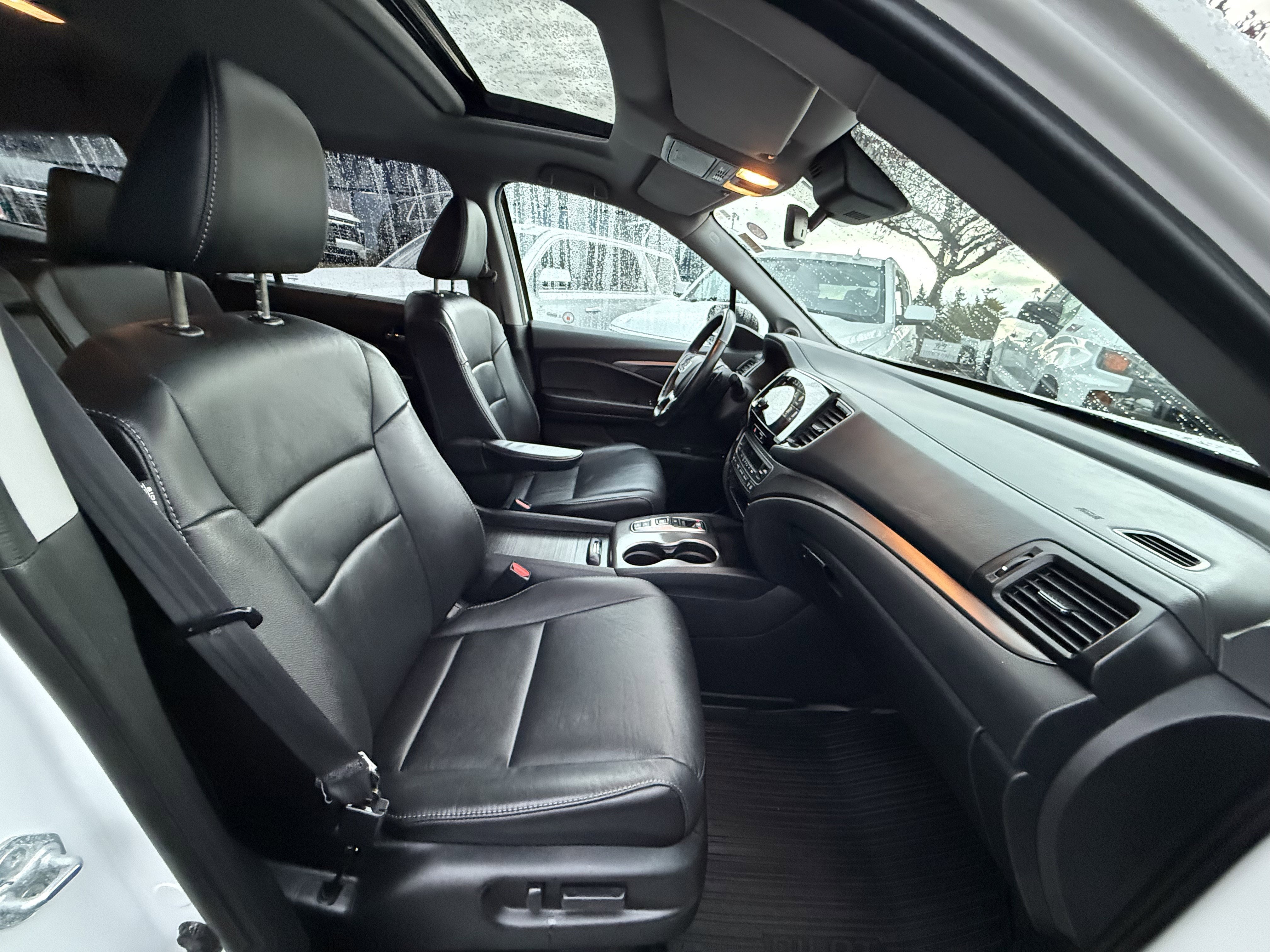 2022 Honda Pilot AWD Black Edition