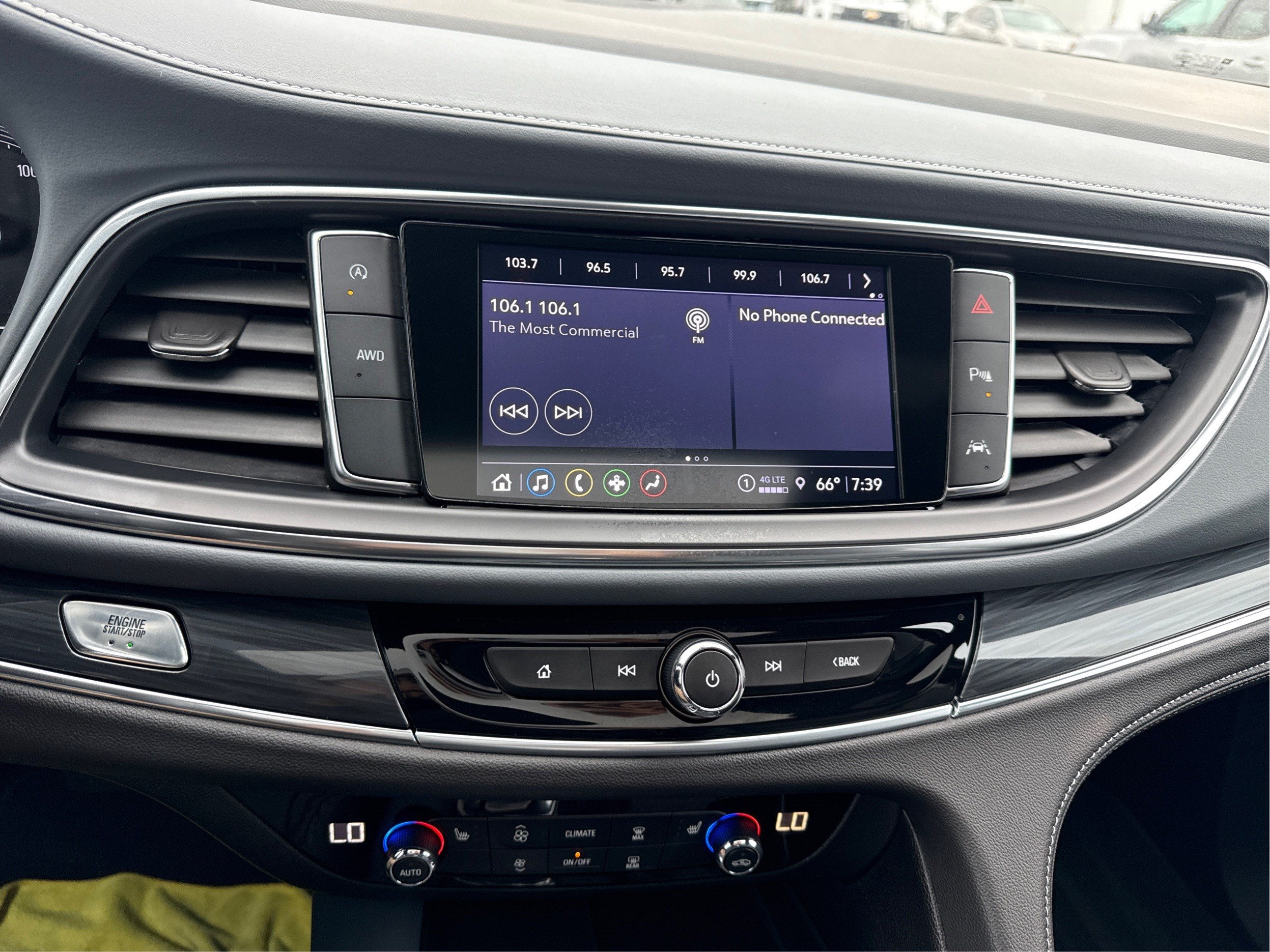 2023 Buick Enclave Essence