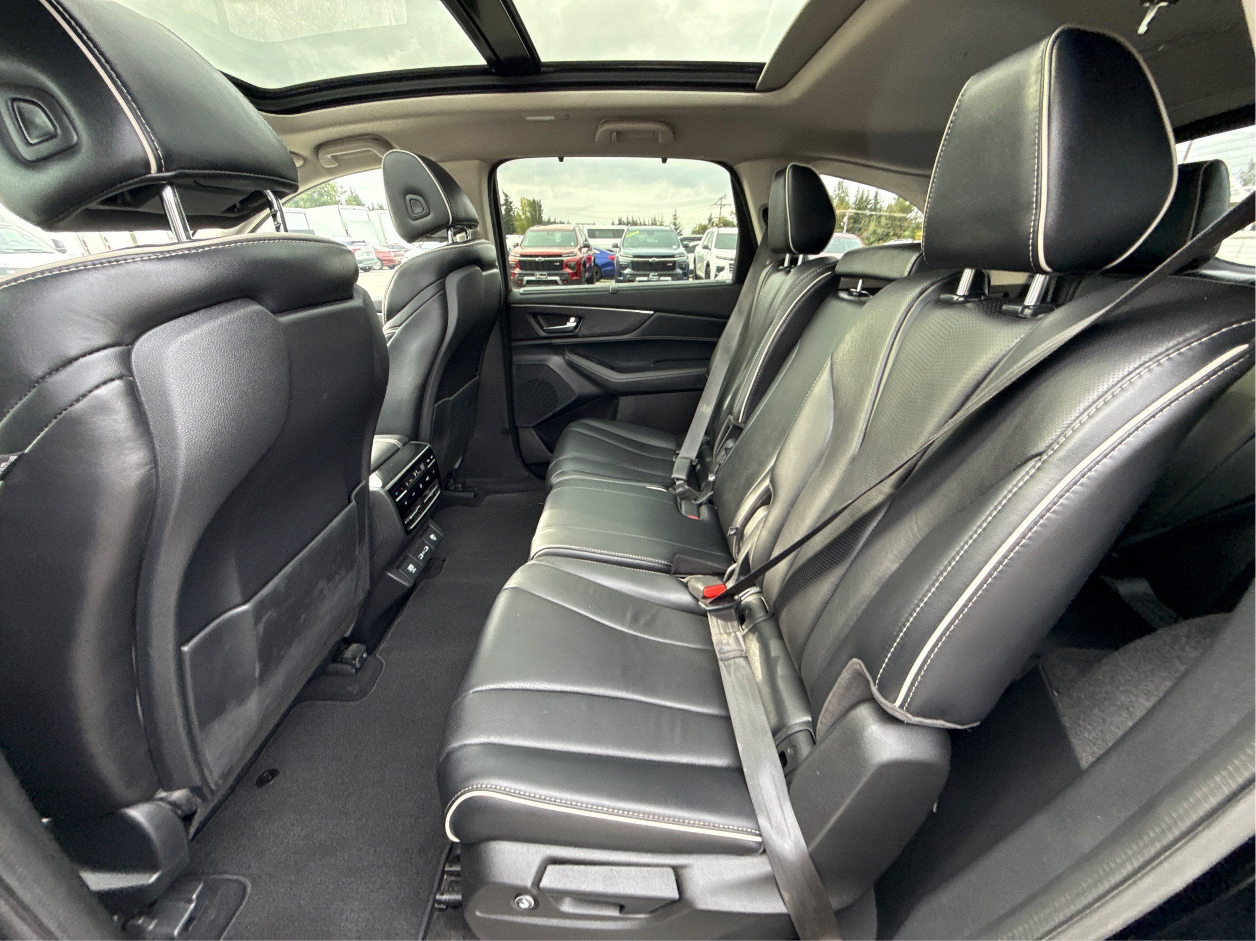 2023 Acura MDX w/Advance Package