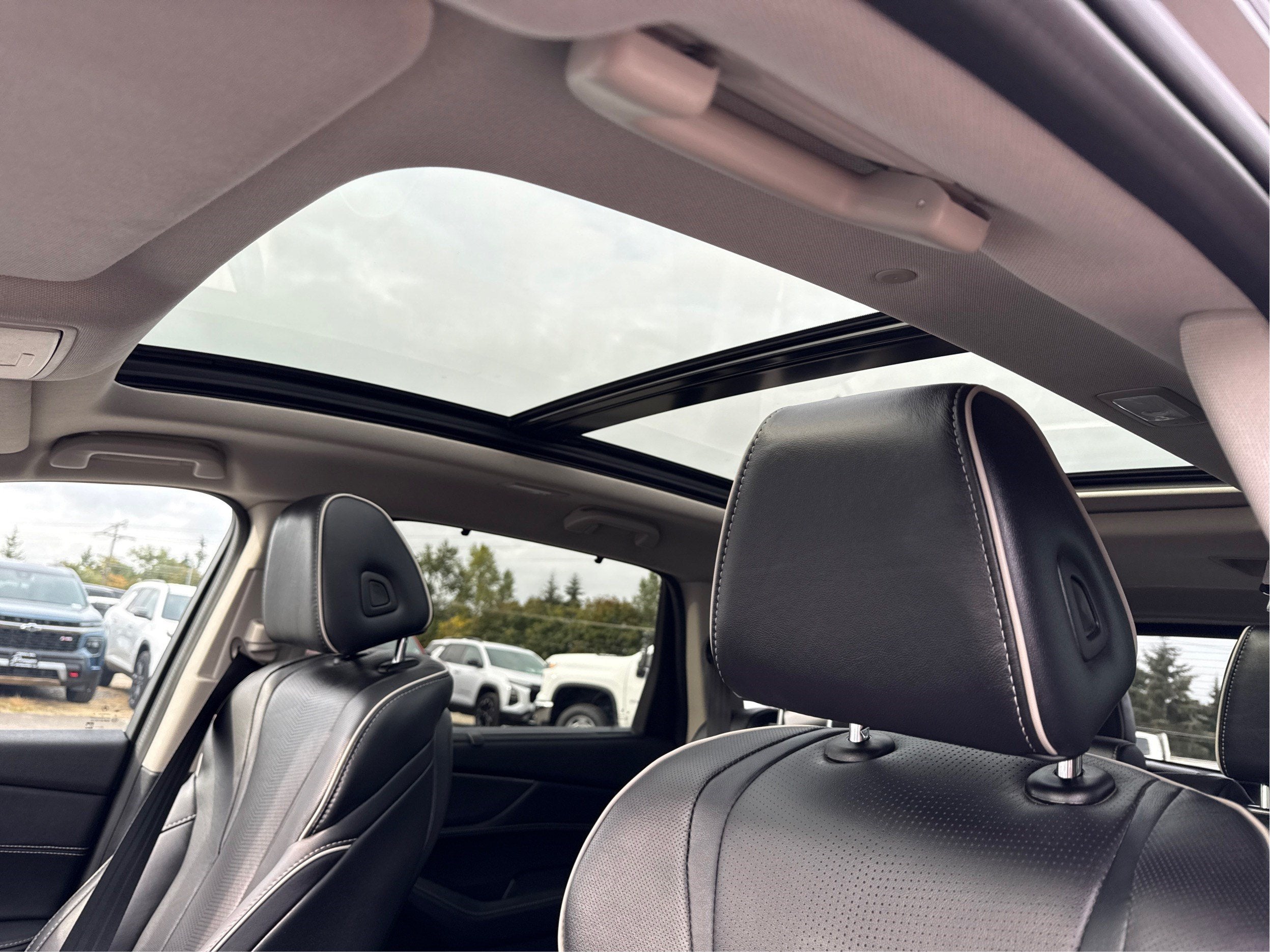 2023 Acura MDX w/Advance Package