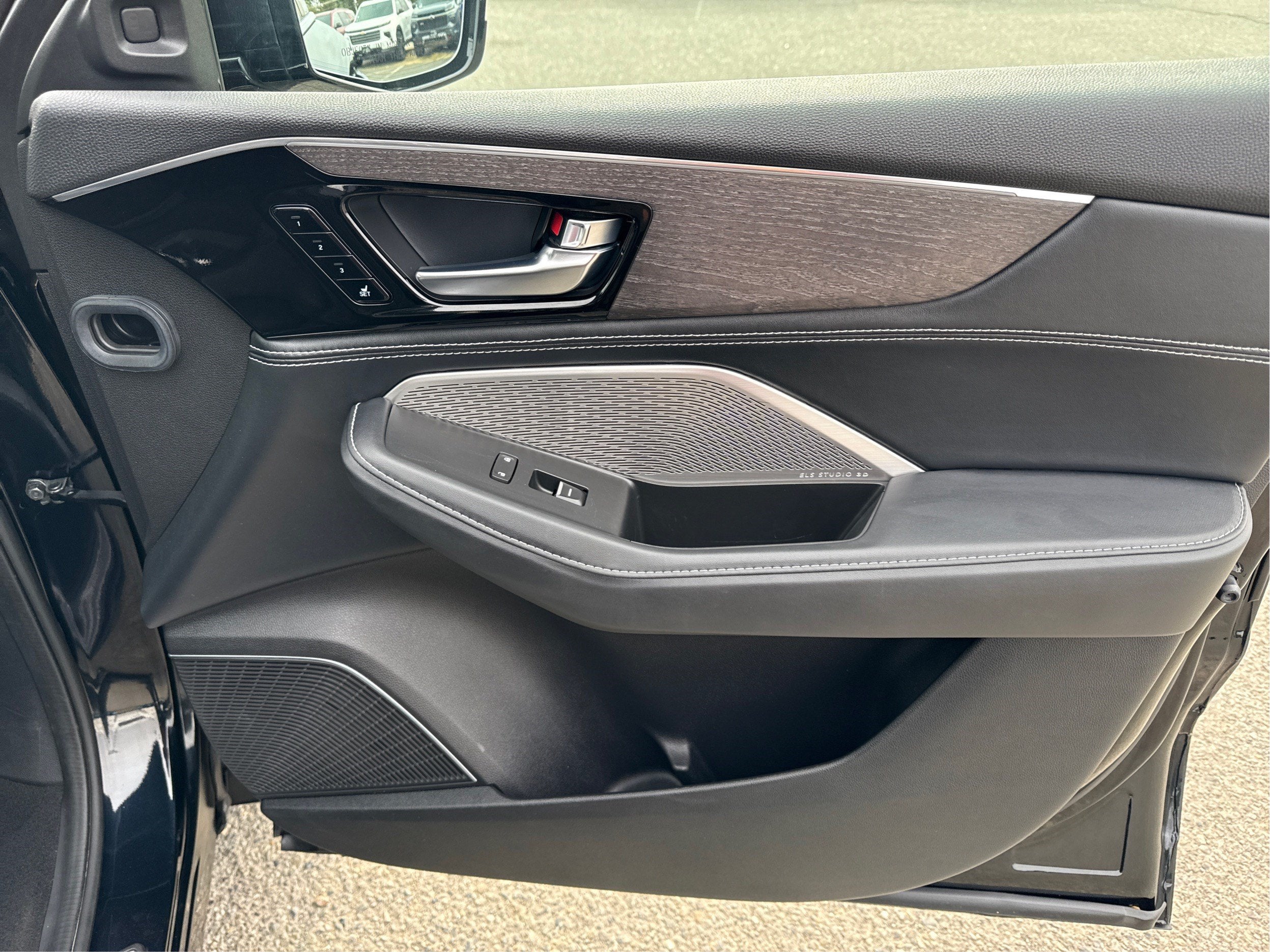 2023 Acura MDX w/Advance Package