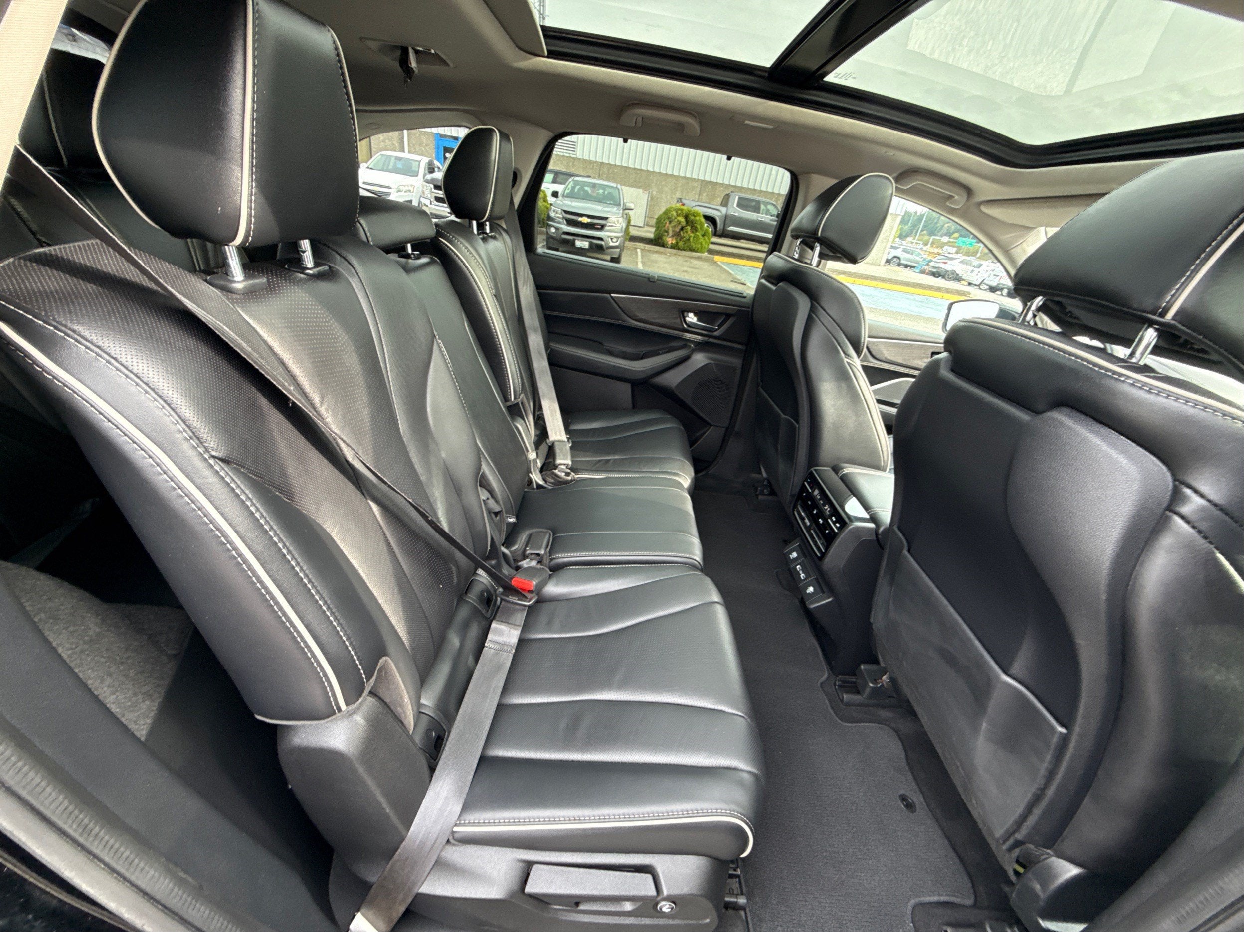 2023 Acura MDX w/Advance Package