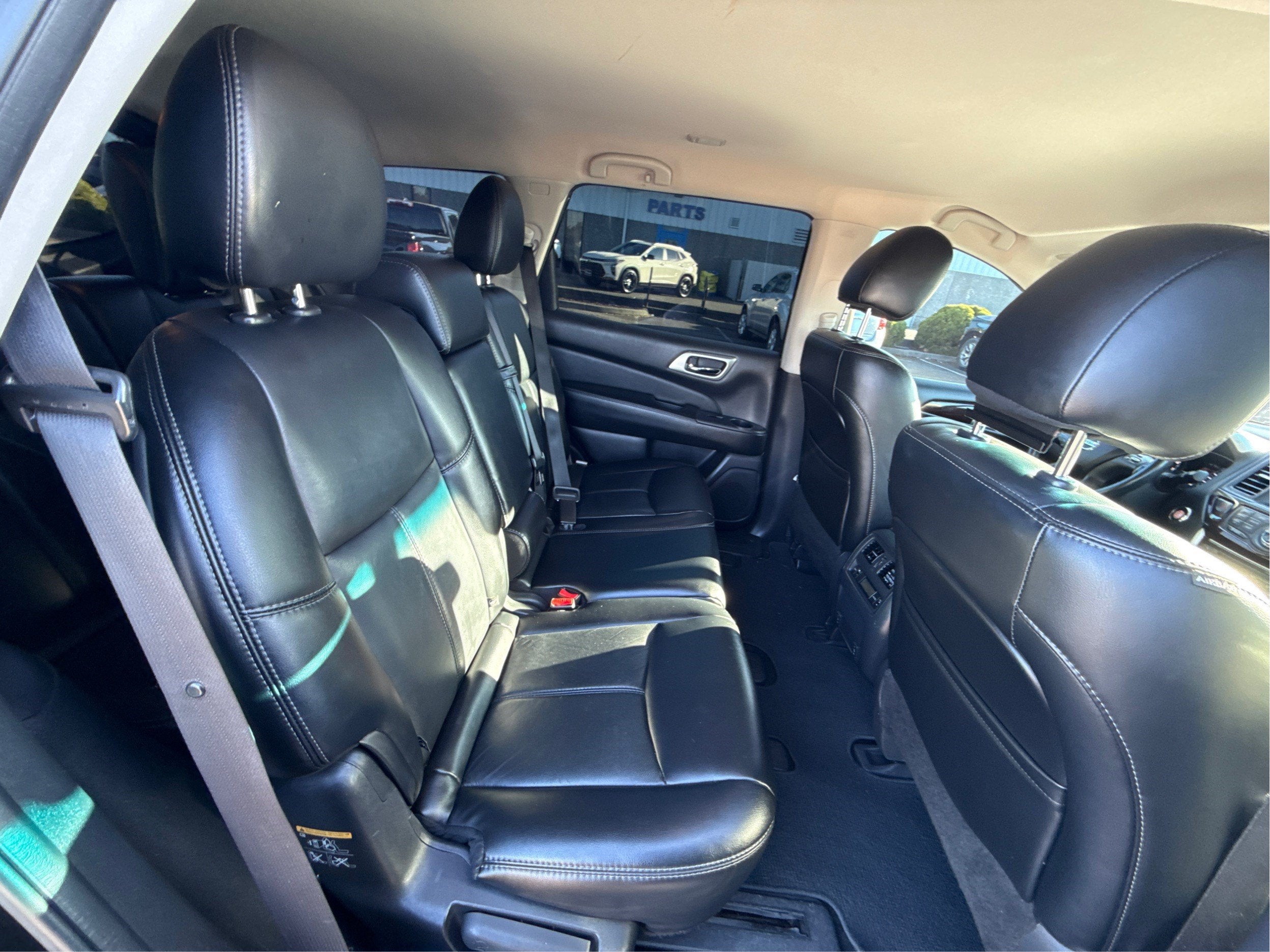2014 Nissan Pathfinder SL