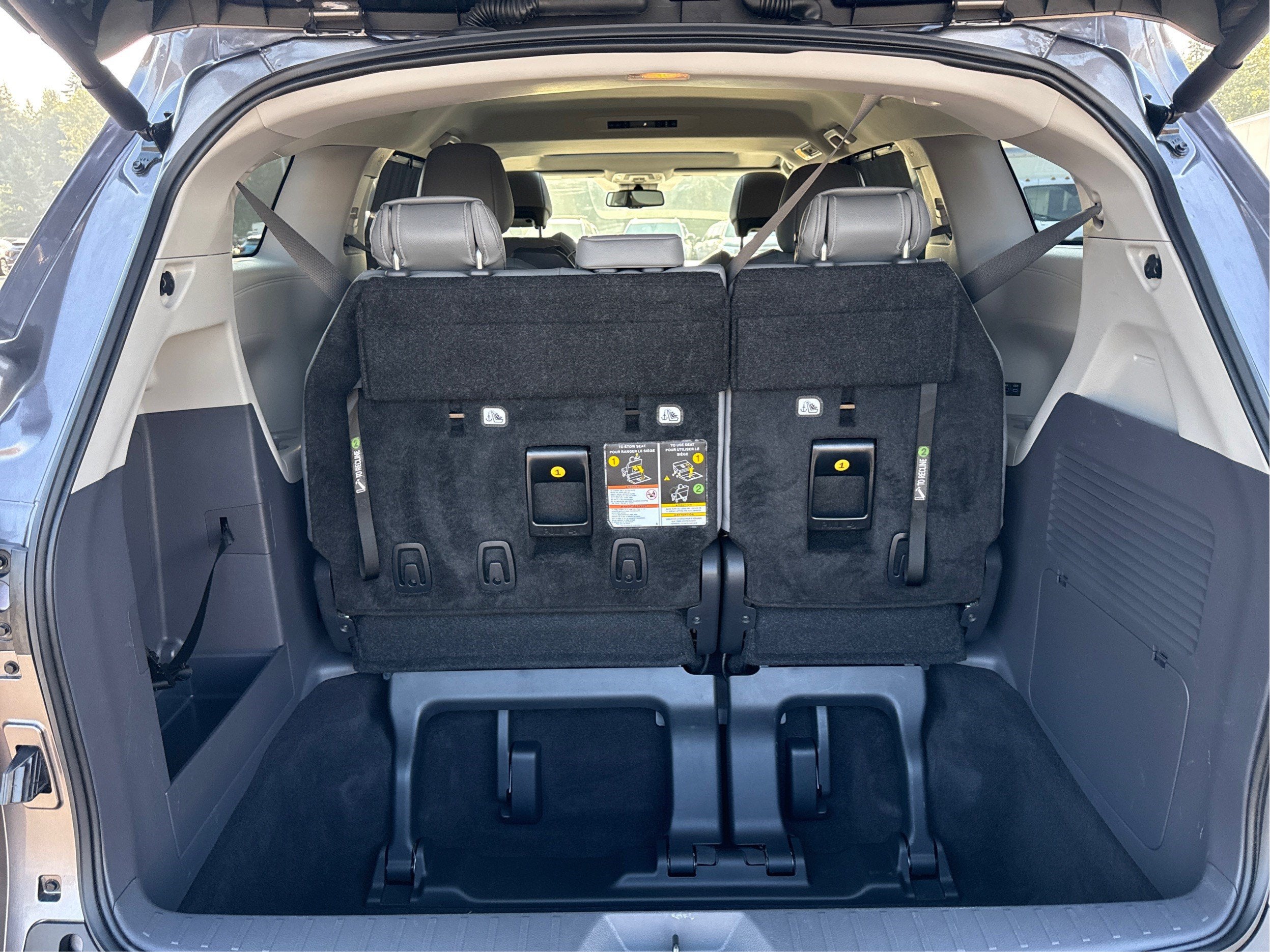 2024 Toyota Sienna LE