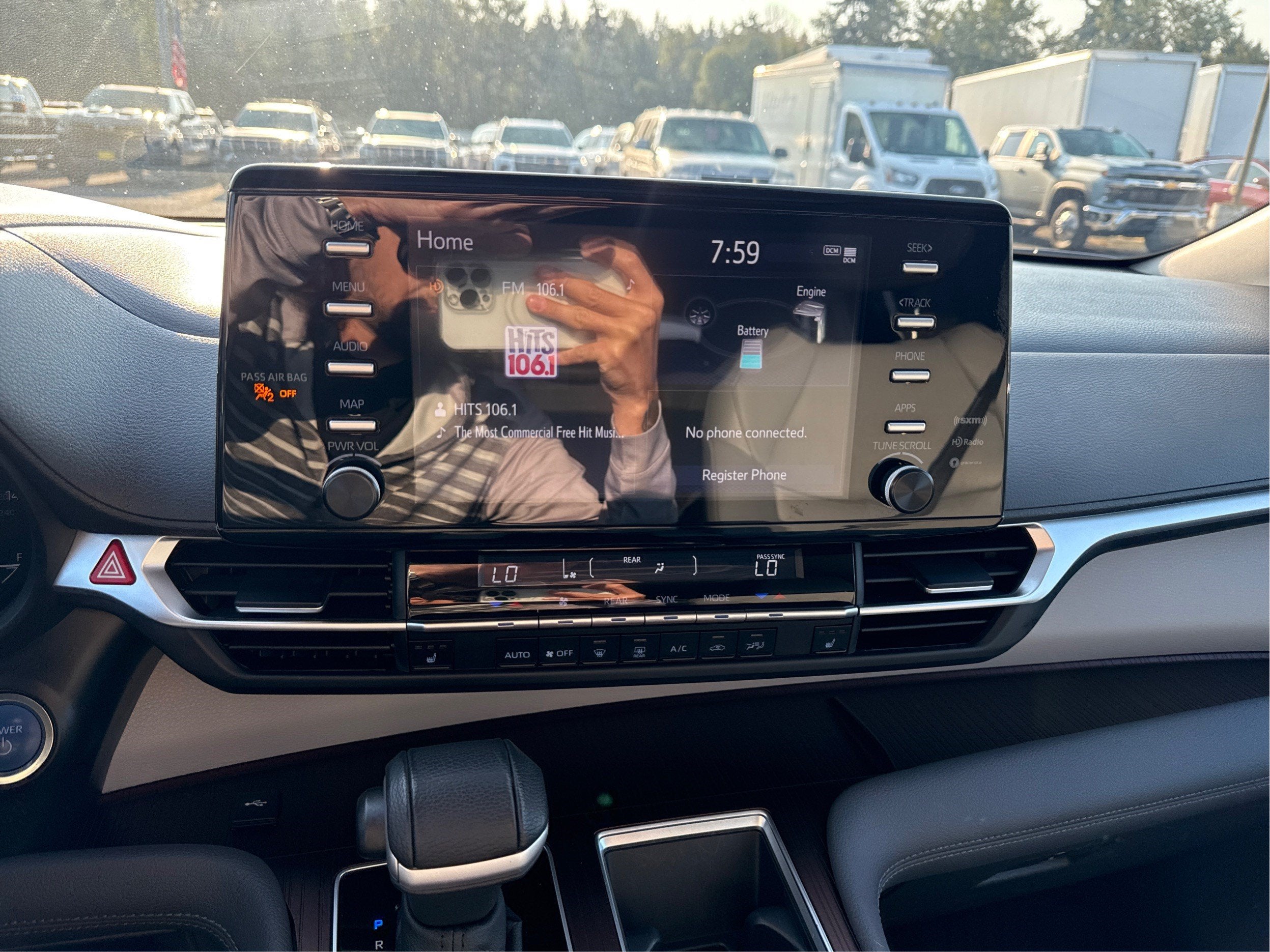 2024 Toyota Sienna LE