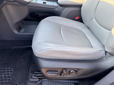2024 Toyota Sienna LE