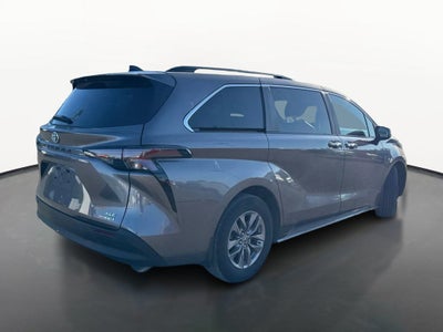 2024 Toyota Sienna LE