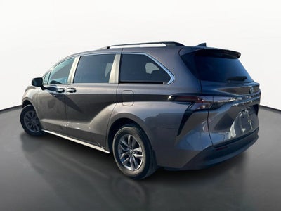 2024 Toyota Sienna LE
