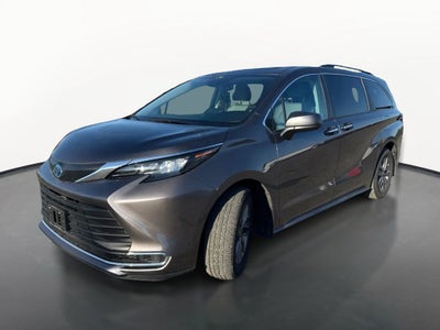 2024 Toyota Sienna LE